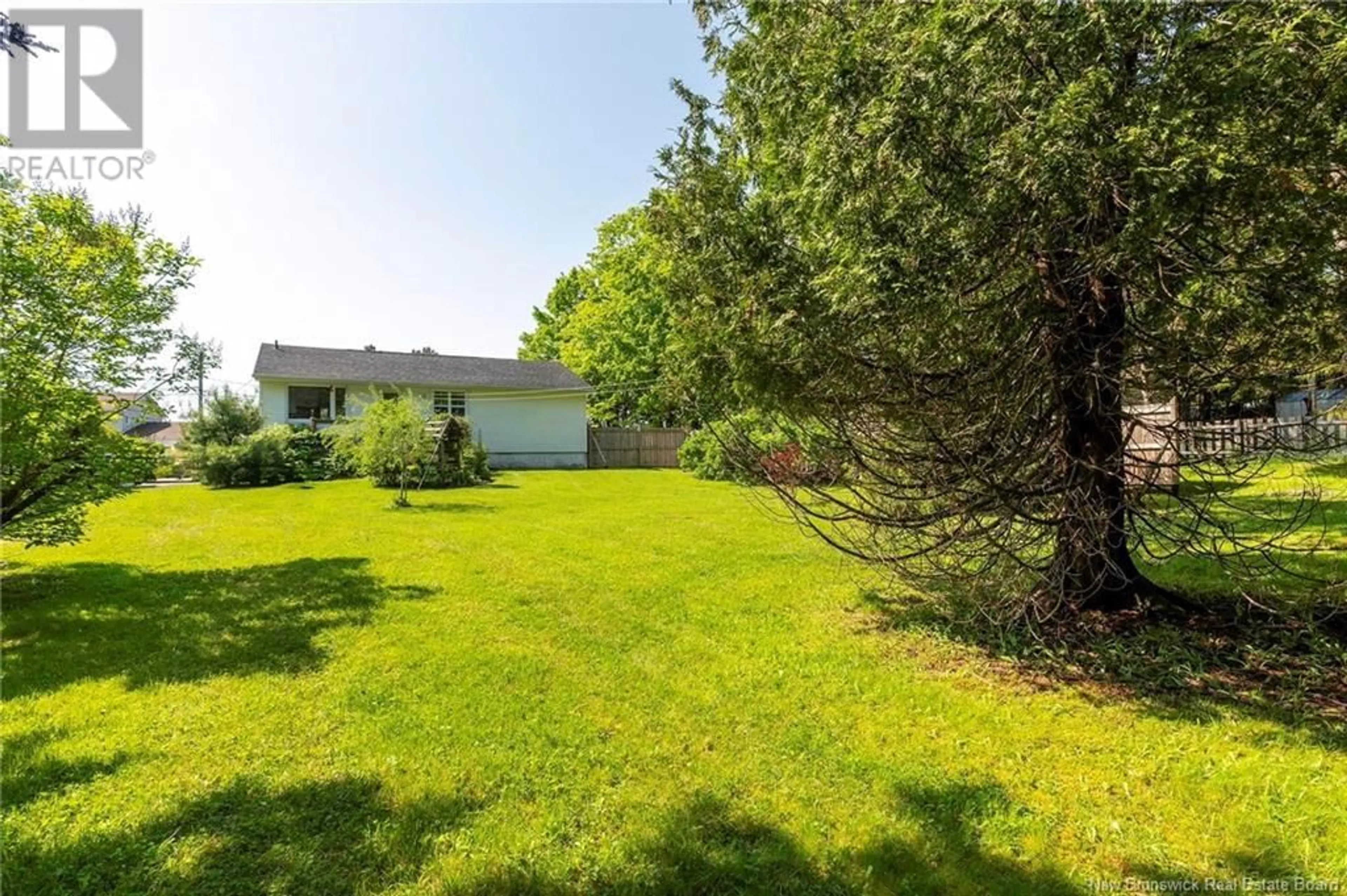 A pic from outside/outdoor area/front of a property/back of a property/a pic from drone, unknown for 146 CHARLES STREET, Saint John New Brunswick E2J3P8