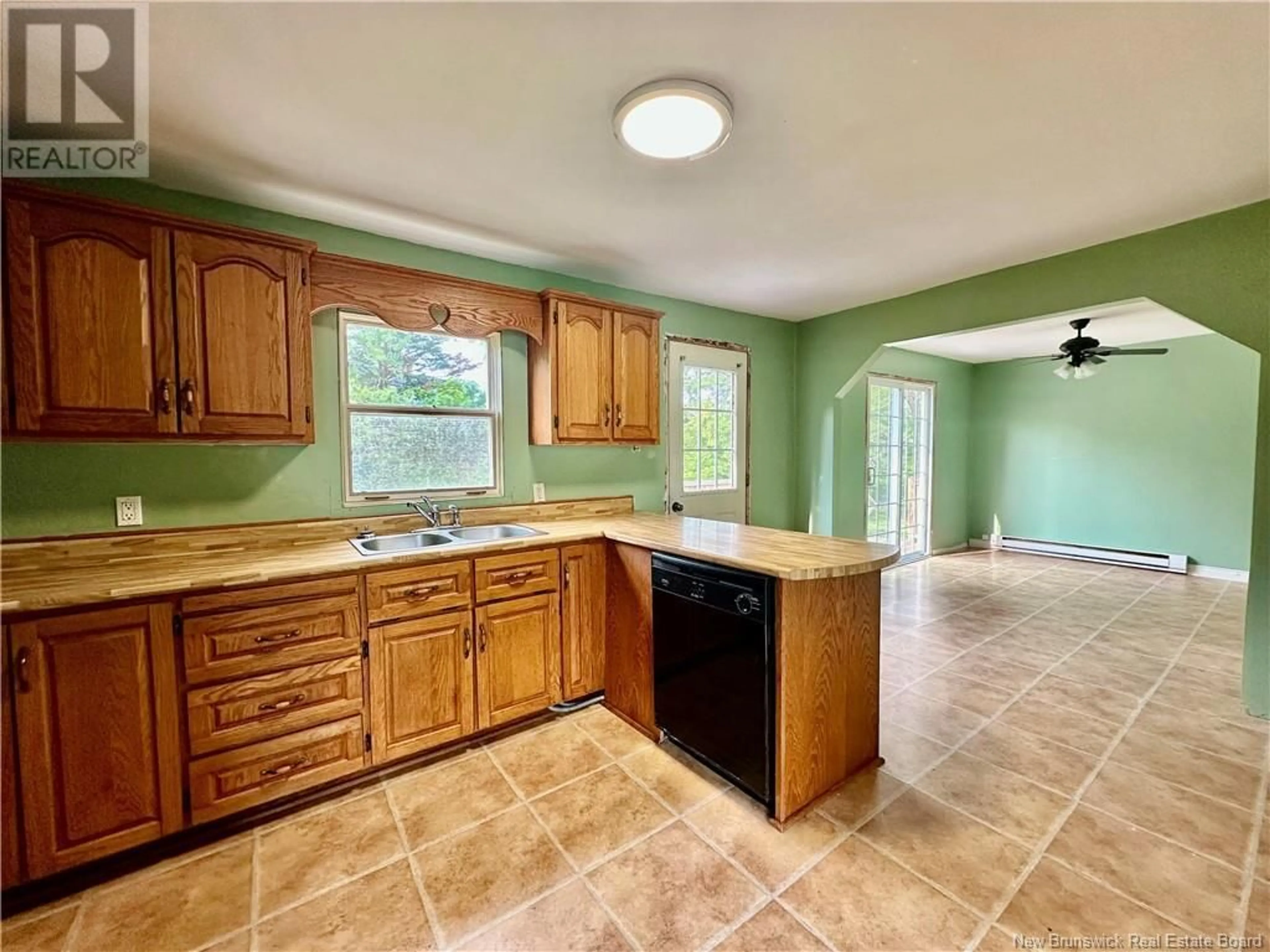 Open concept kitchen, ceramic/tile floor for 614 RTE 111, Willow Grove New Brunswick E2S1R9