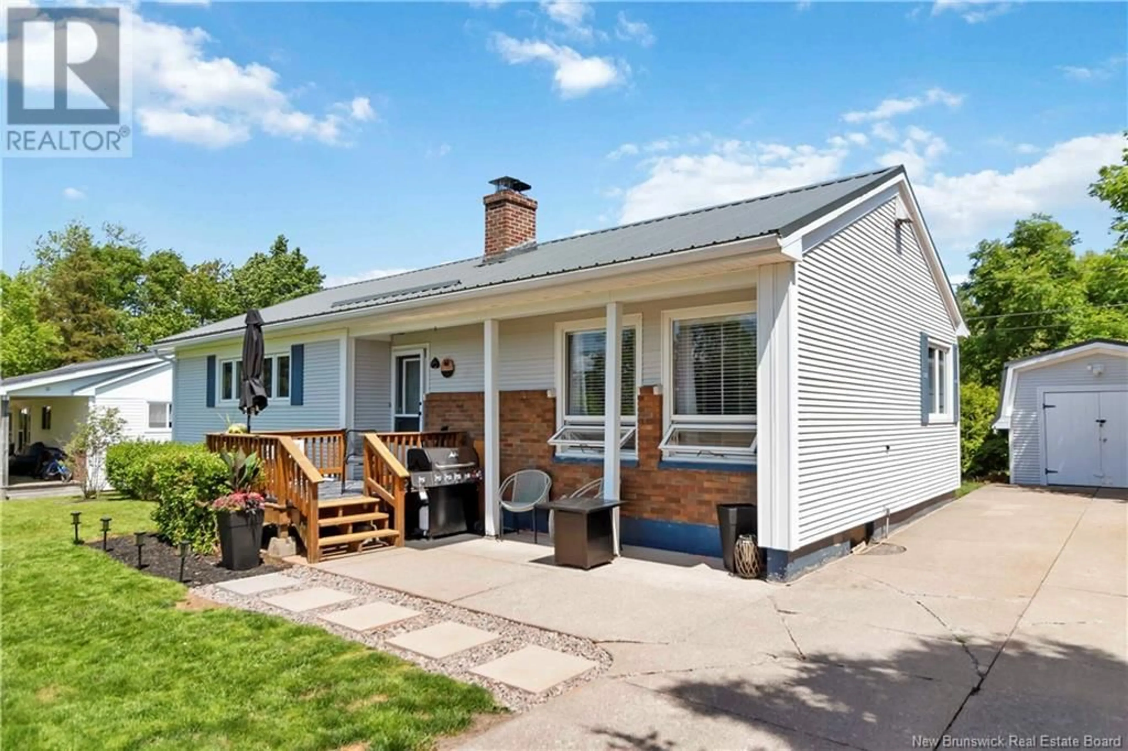Home with vinyl exterior material, street for 40 DEVON AVENUE, Sackville New Brunswick E4L3W2