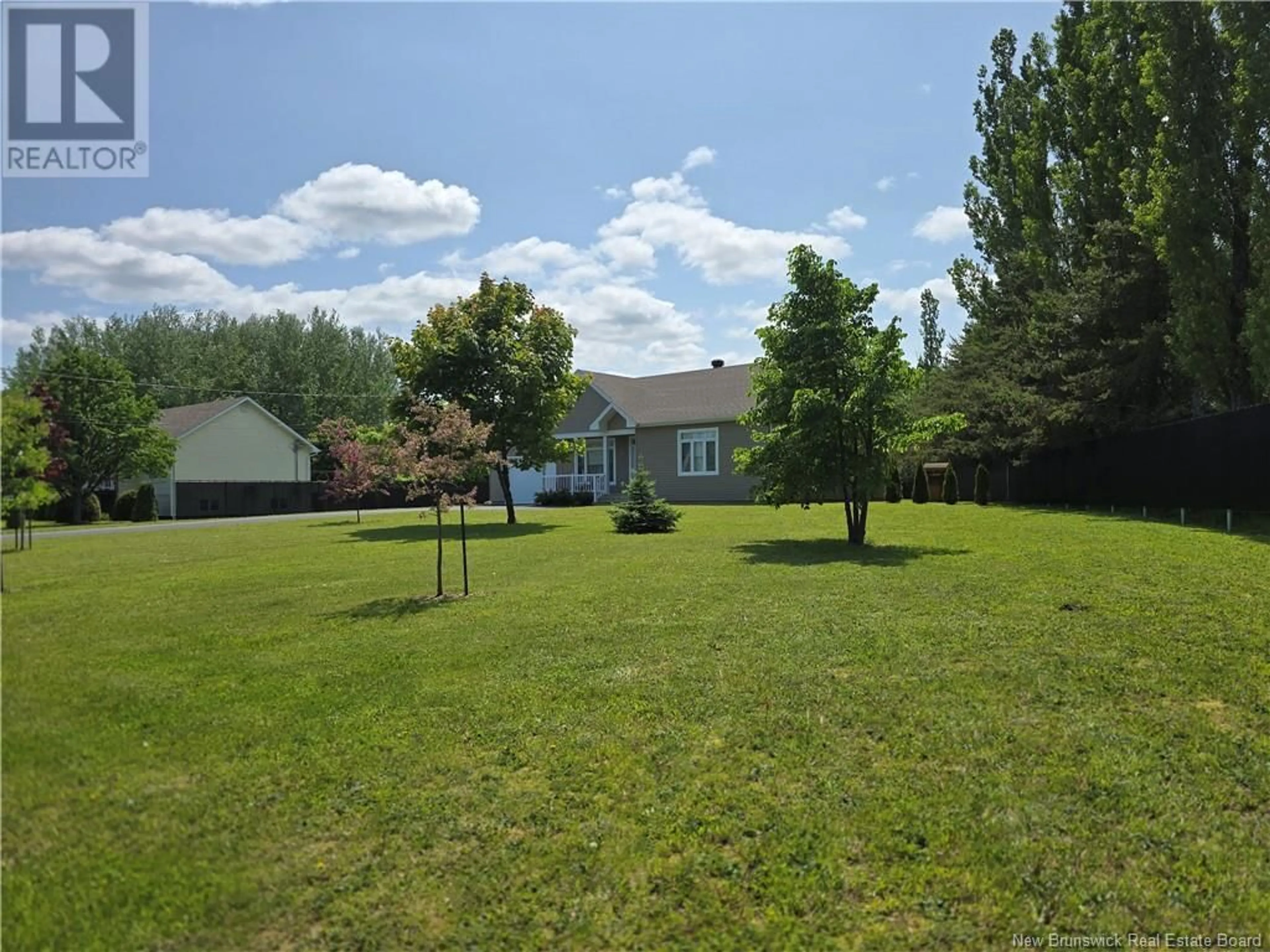 A pic from outside/outdoor area/front of a property/back of a property/a pic from drone, water/lake/river/ocean view for 278 PRINCIPALE, Pointe-Verte New Brunswick E8J2W8