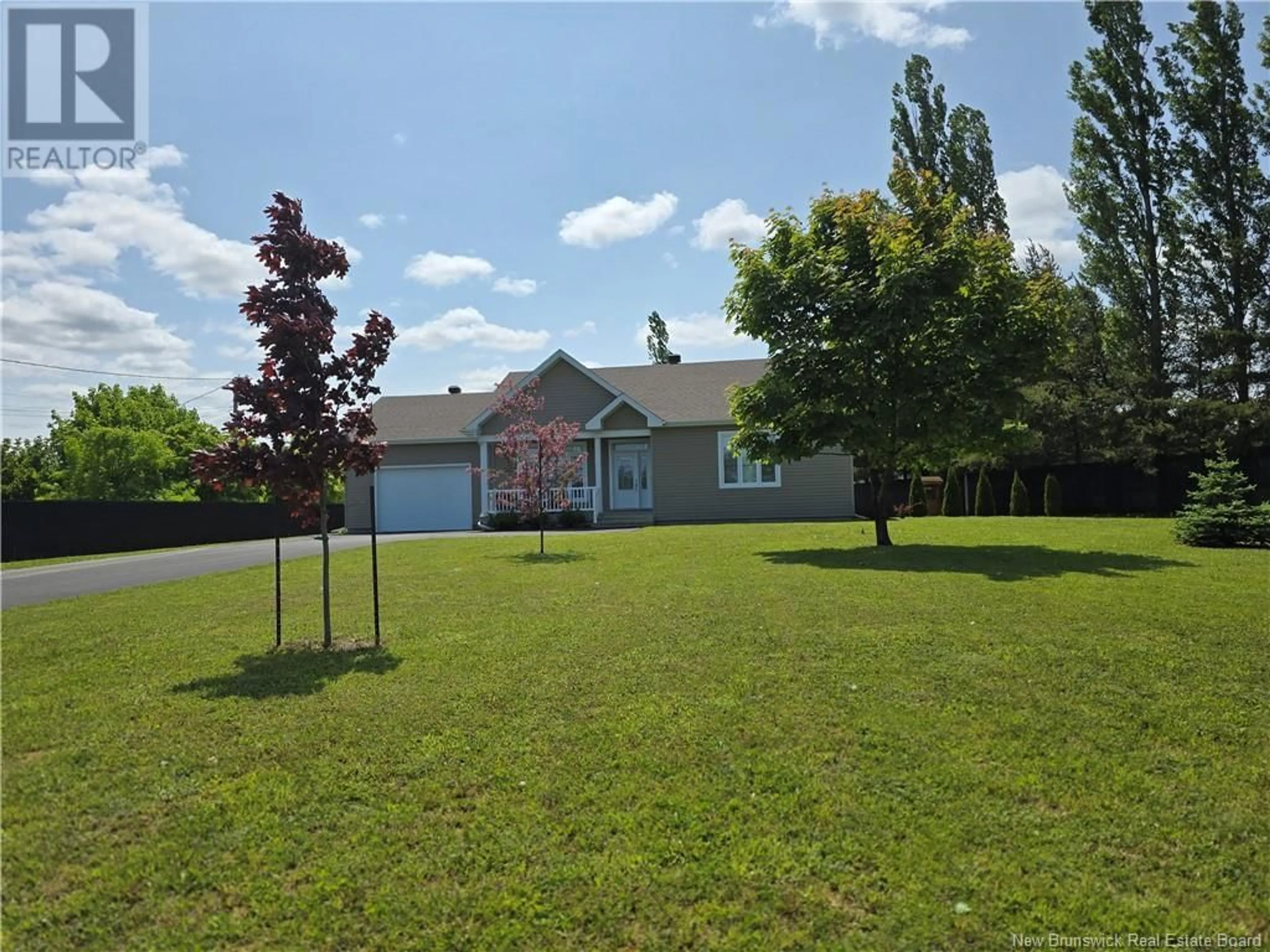 A pic from outside/outdoor area/front of a property/back of a property/a pic from drone, street for 278 PRINCIPALE, Pointe-Verte New Brunswick E8J2W8