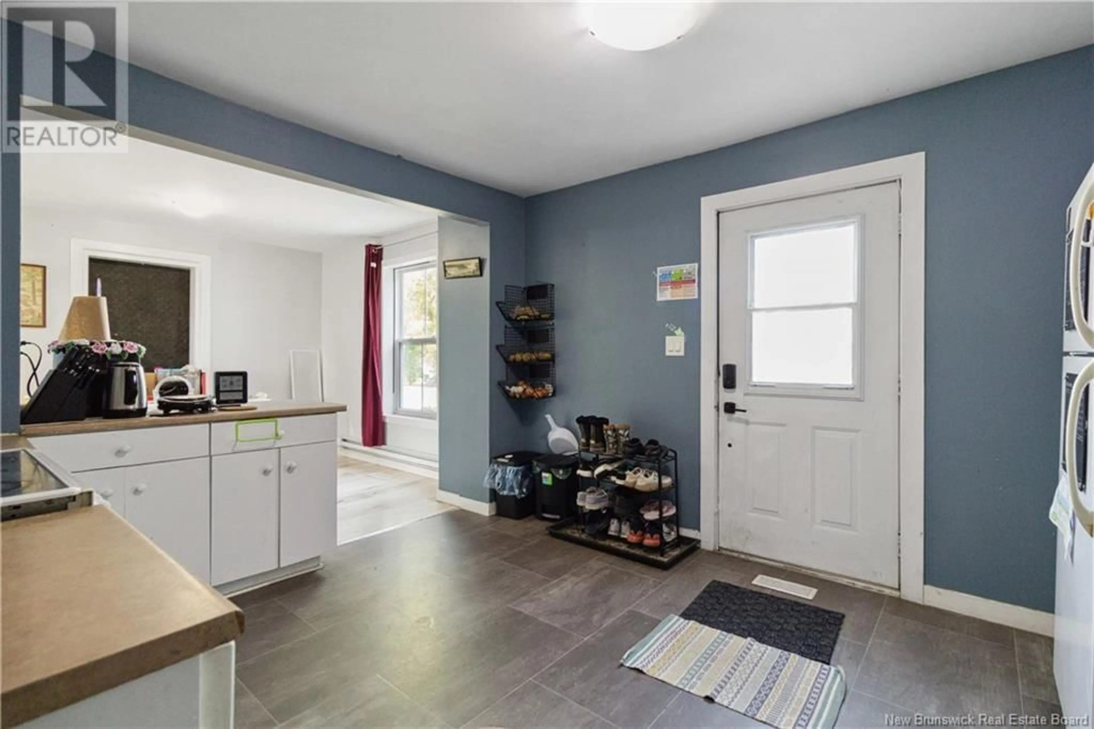 Indoor entryway for 1638-1640 AMIRAULT STREET, Dieppe New Brunswick E1A4V3