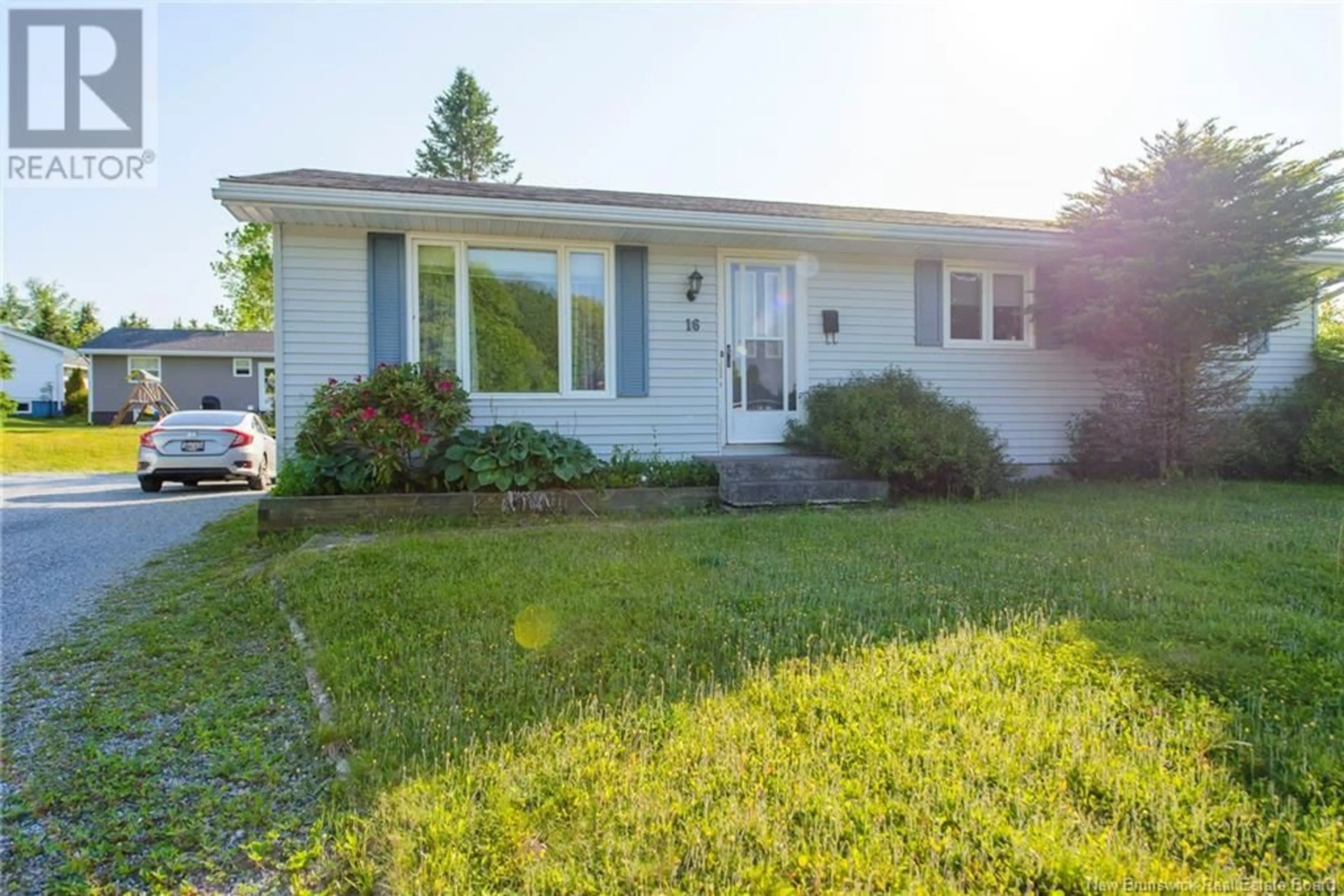 Home with vinyl exterior material, street for 16 EVELEIGH COURT, Saint John New Brunswick E2J4K1