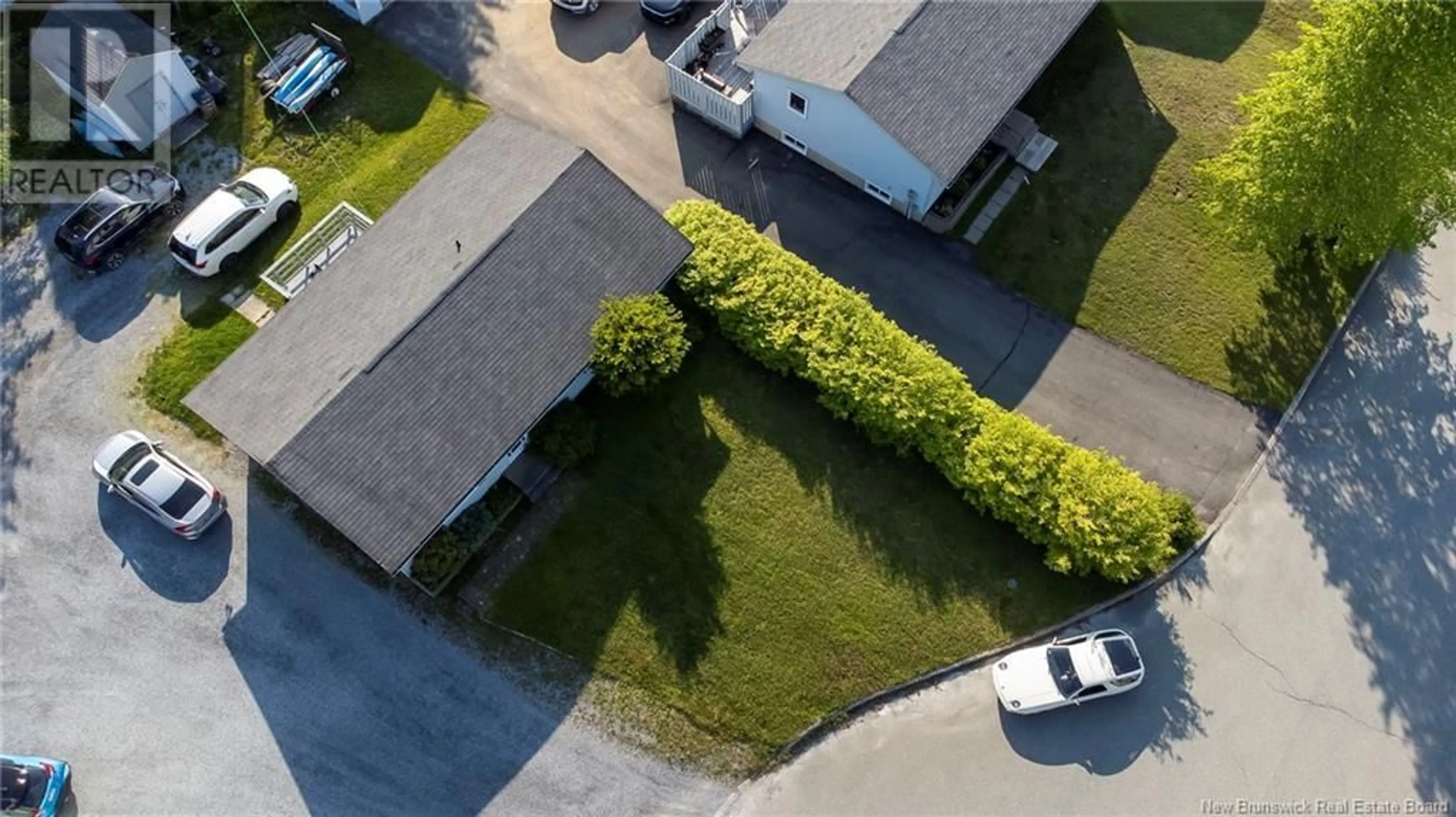 A pic from outside/outdoor area/front of a property/back of a property/a pic from drone, street for 16 EVELEIGH COURT, Saint John New Brunswick E2J4K1