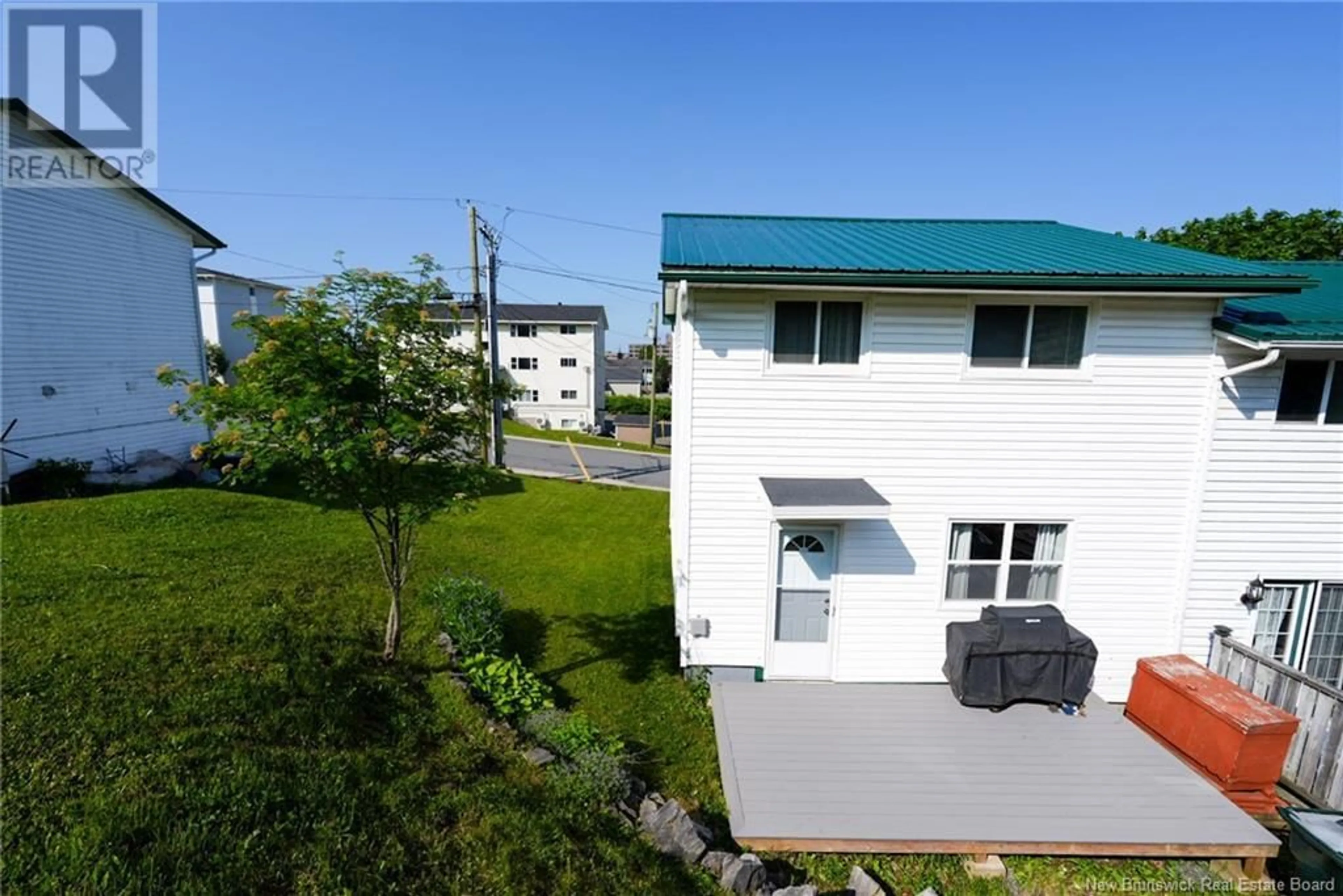 A pic from outside/outdoor area/front of a property/back of a property/a pic from drone, unknown for 42 ST ANNE, Saint John New Brunswick E2J3X2