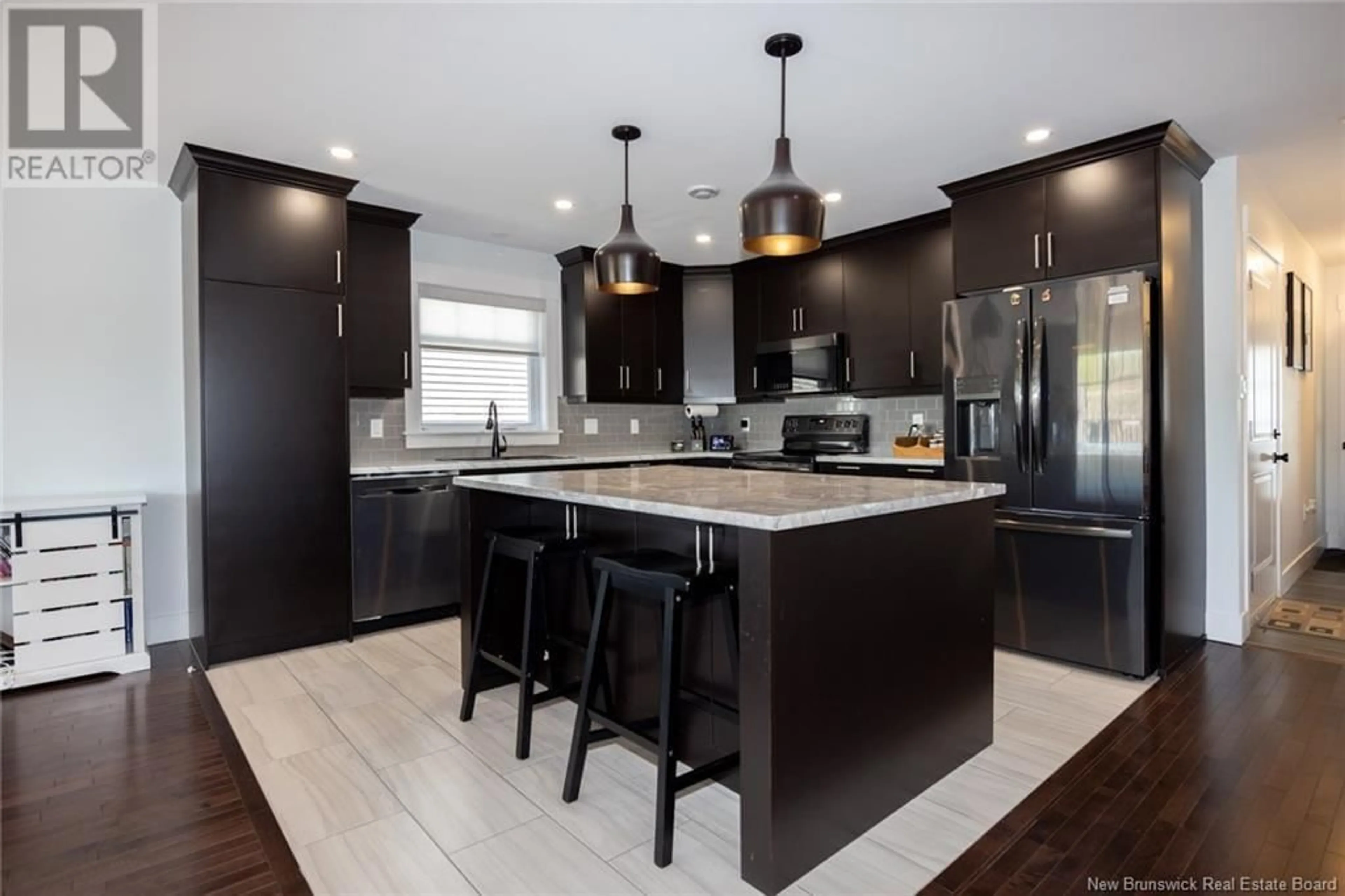 Contemporary kitchen, unknown for 49 LORILYNN CRESCENT, Fredericton New Brunswick E3C0P3