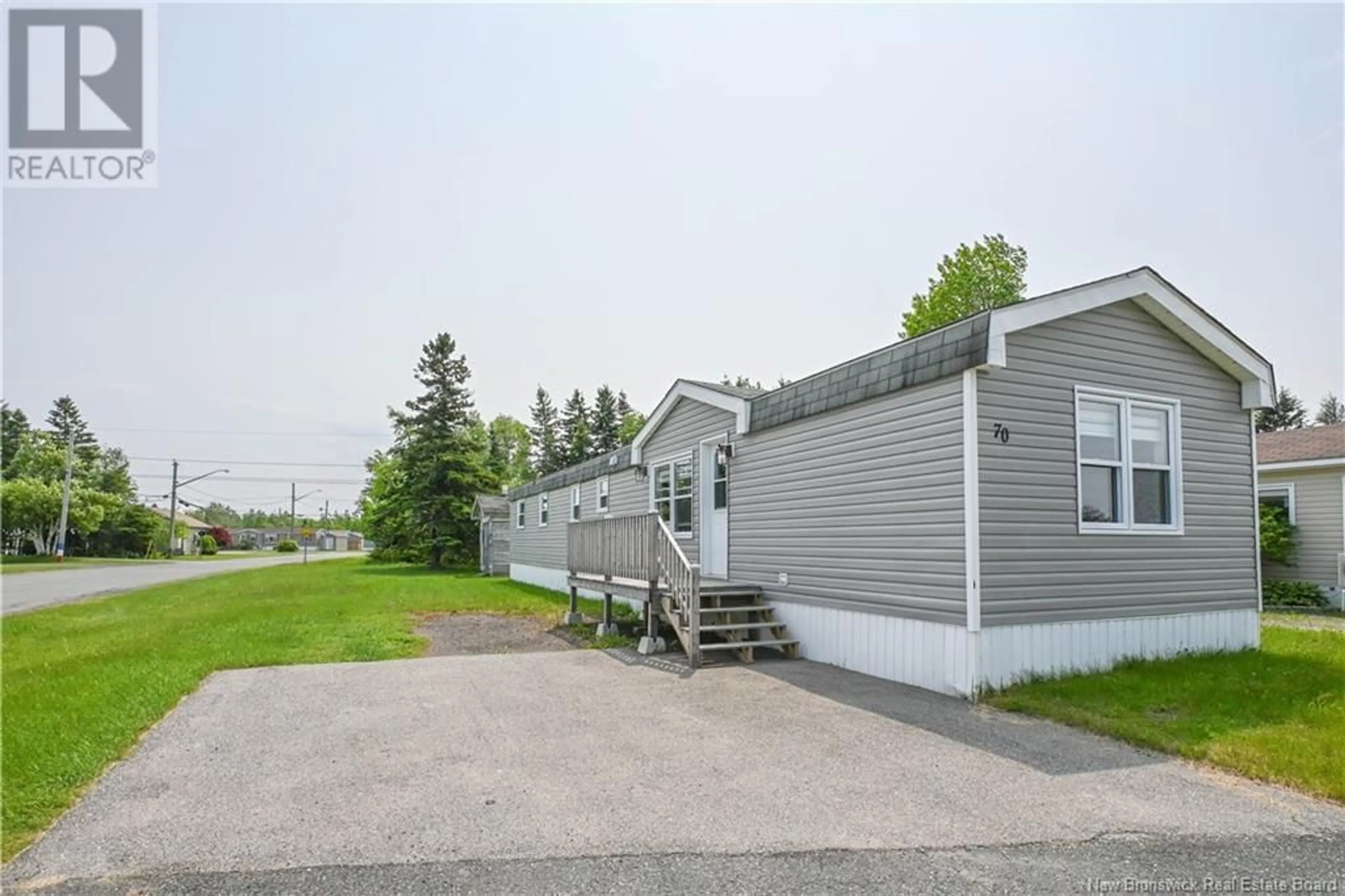 Unknown for 70 RUE DU PARC, Caraquet New Brunswick E1W1A7