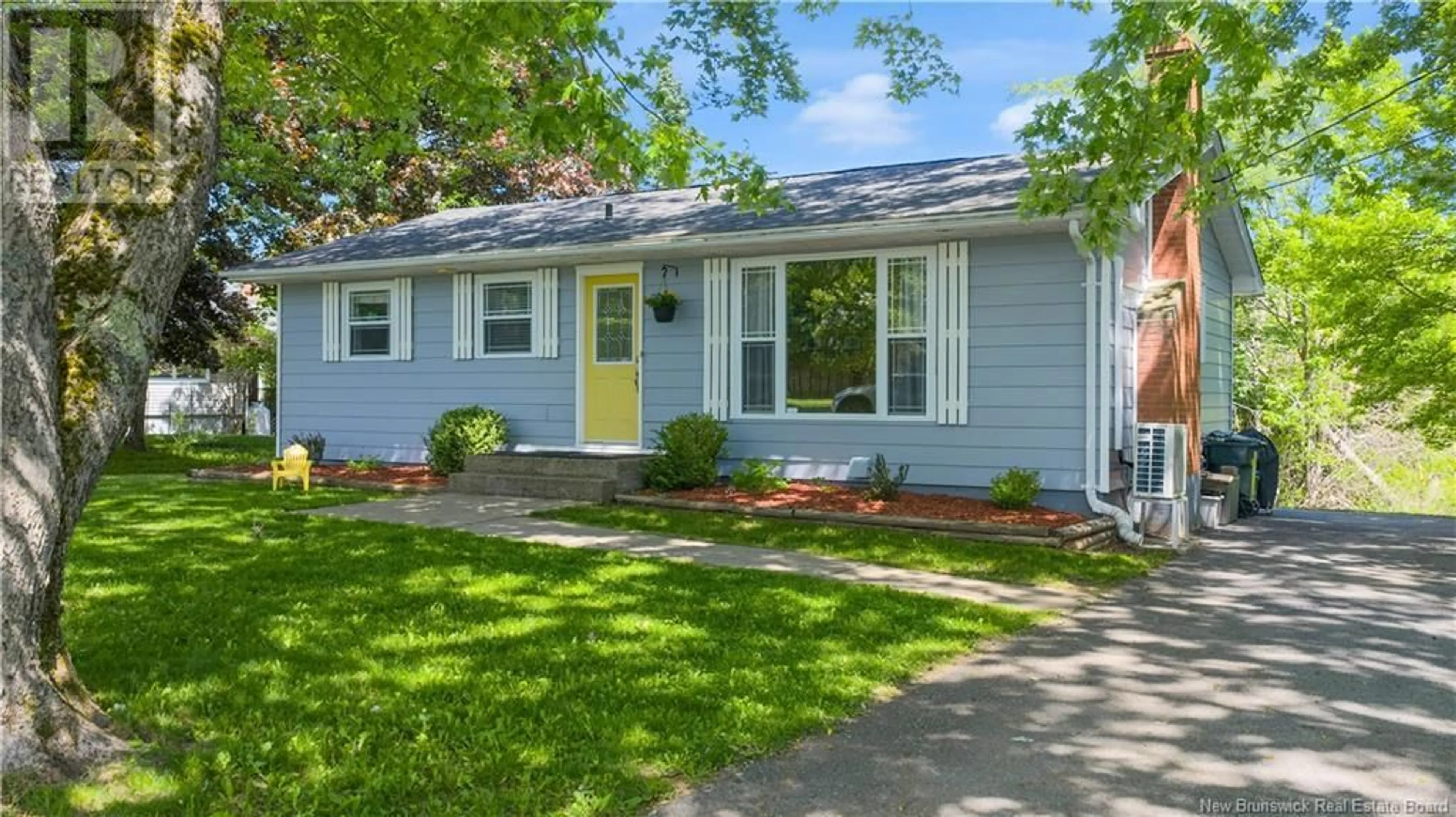Home with vinyl exterior material, street for 25 TITUS CRESCENT, Quispamsis New Brunswick E2E1B9