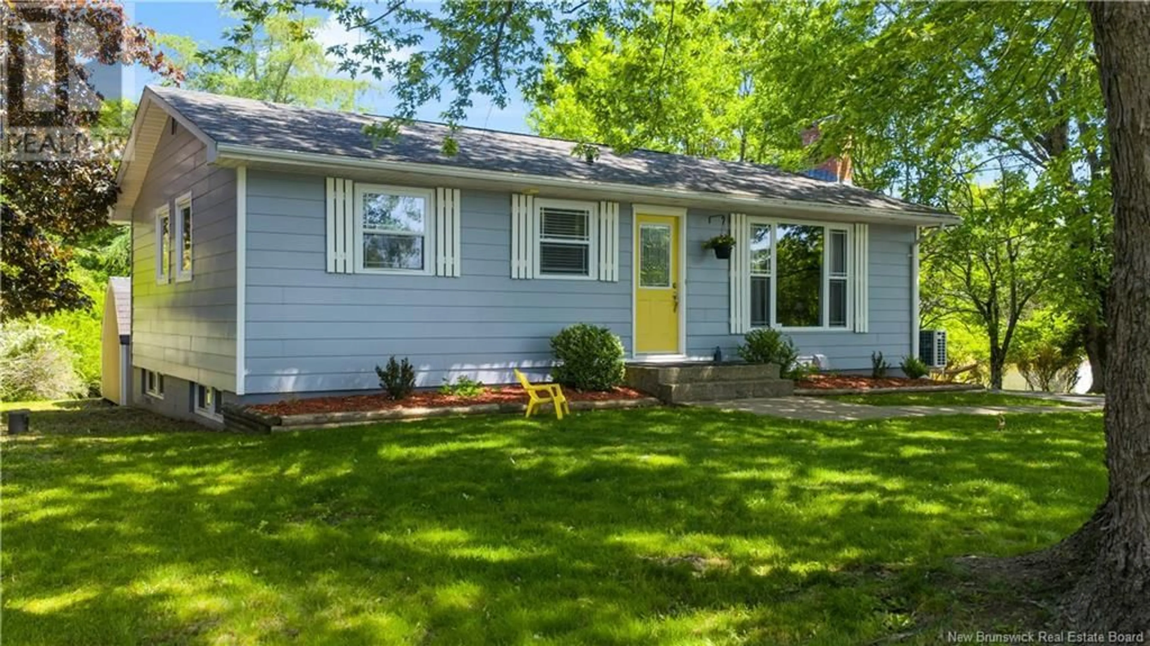 Home with vinyl exterior material, street for 25 TITUS CRESCENT, Quispamsis New Brunswick E2E1B9