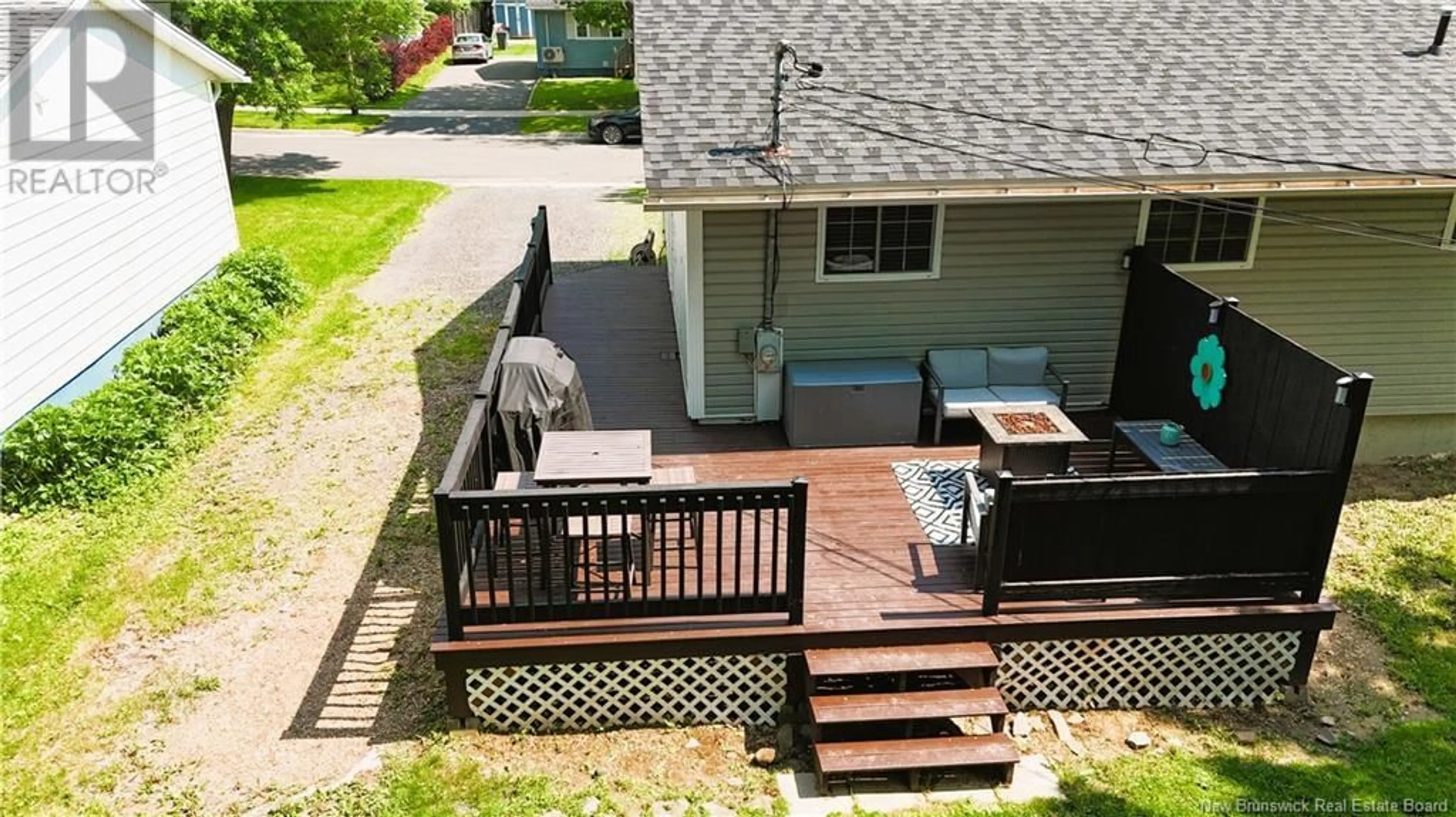 Patio, street for 375 MACPHERSON STREET, Fredericton New Brunswick E3A5H8