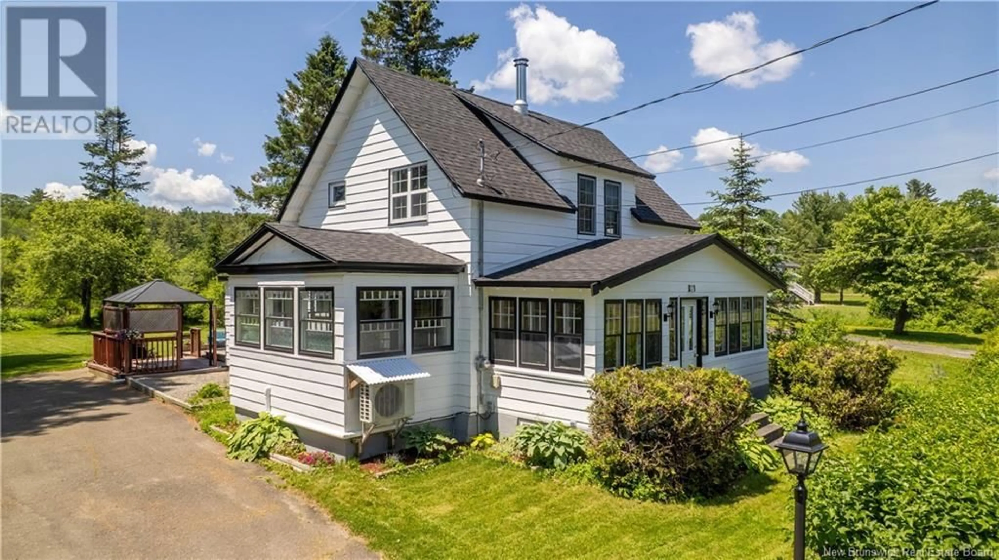 A pic from outside/outdoor area/front of a property/back of a property/a pic from drone, street for 27 WEST STREET, St. Stephen New Brunswick E3L1S3