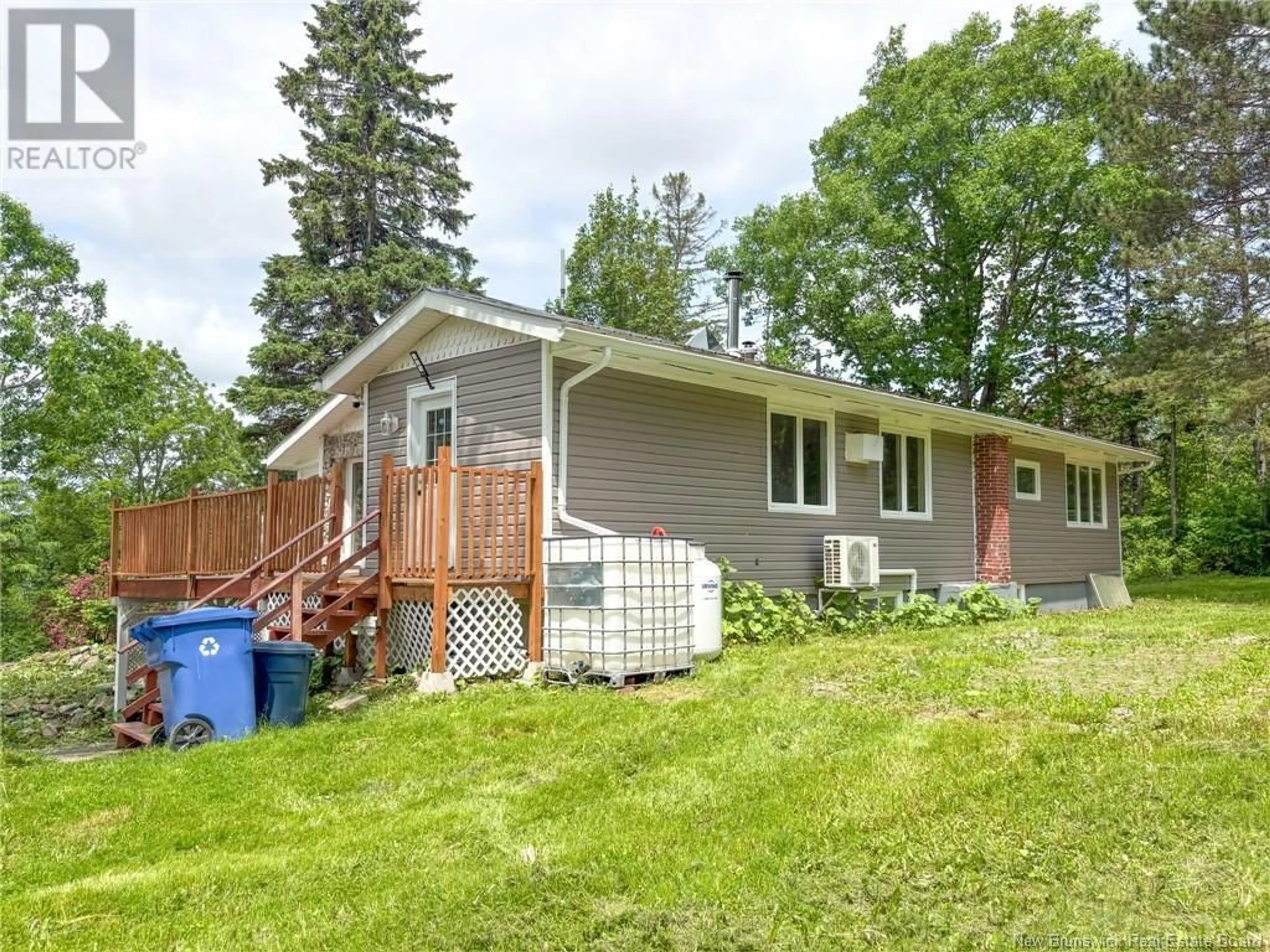 Unknown for 34 ROBINSON DRIVE, Grafton New Brunswick E7N1G6