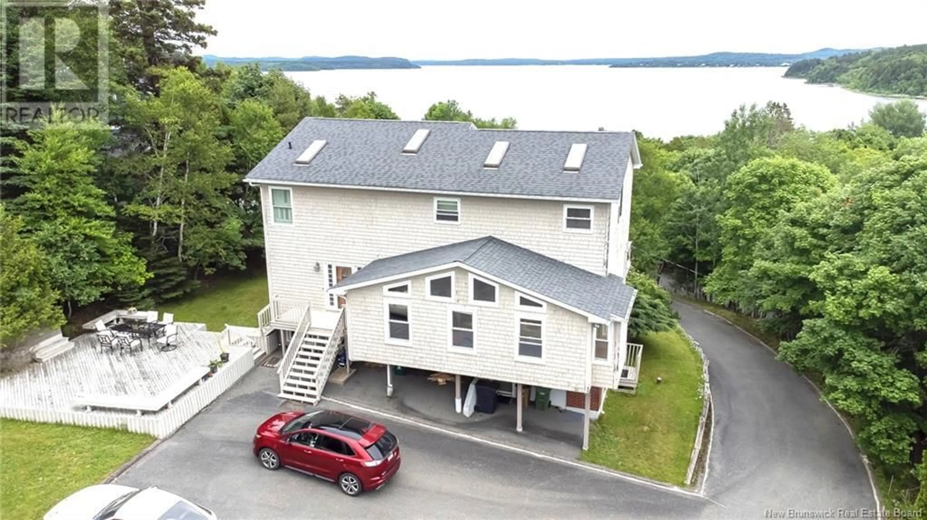 A pic from outside/outdoor area/front of a property/back of a property/a pic from drone, building for 315 PELTON ROAD, Saint John New Brunswick E2K5H6