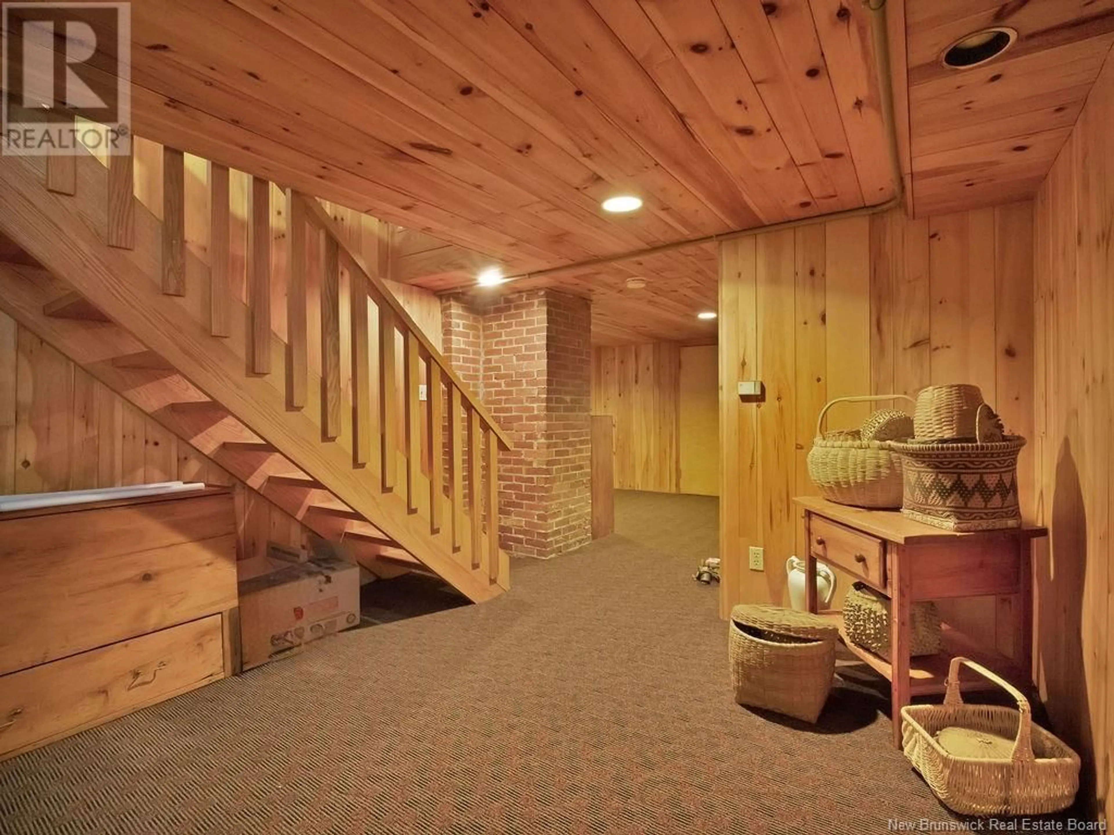 Indoor foyer for 195 PARK STREET, Moncton New Brunswick E1C2B7