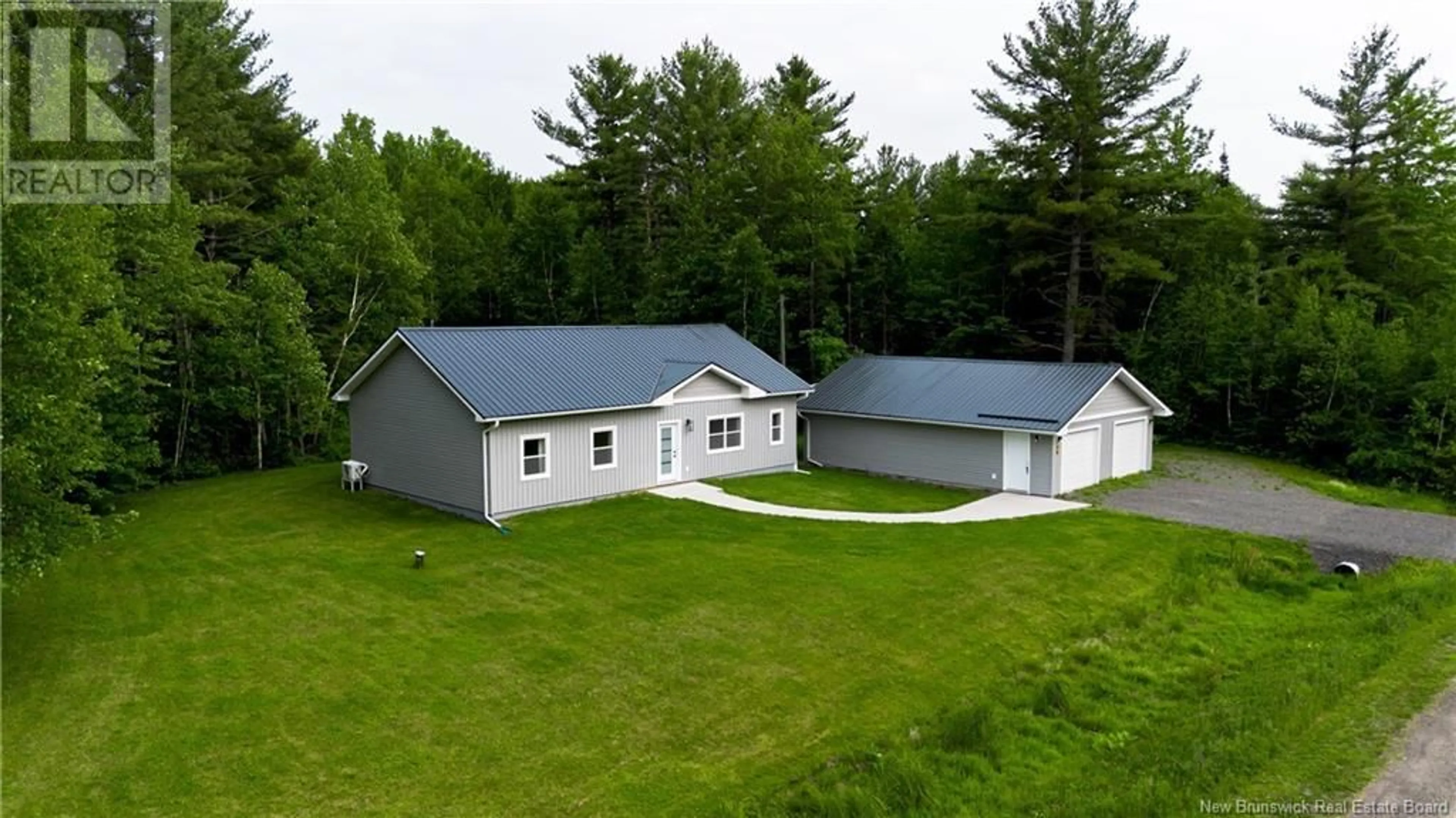 A pic from outside/outdoor area/front of a property/back of a property/a pic from drone, building for 30 MAPLE LEAF DRIVE, Lincoln New Brunswick E3B7G9
