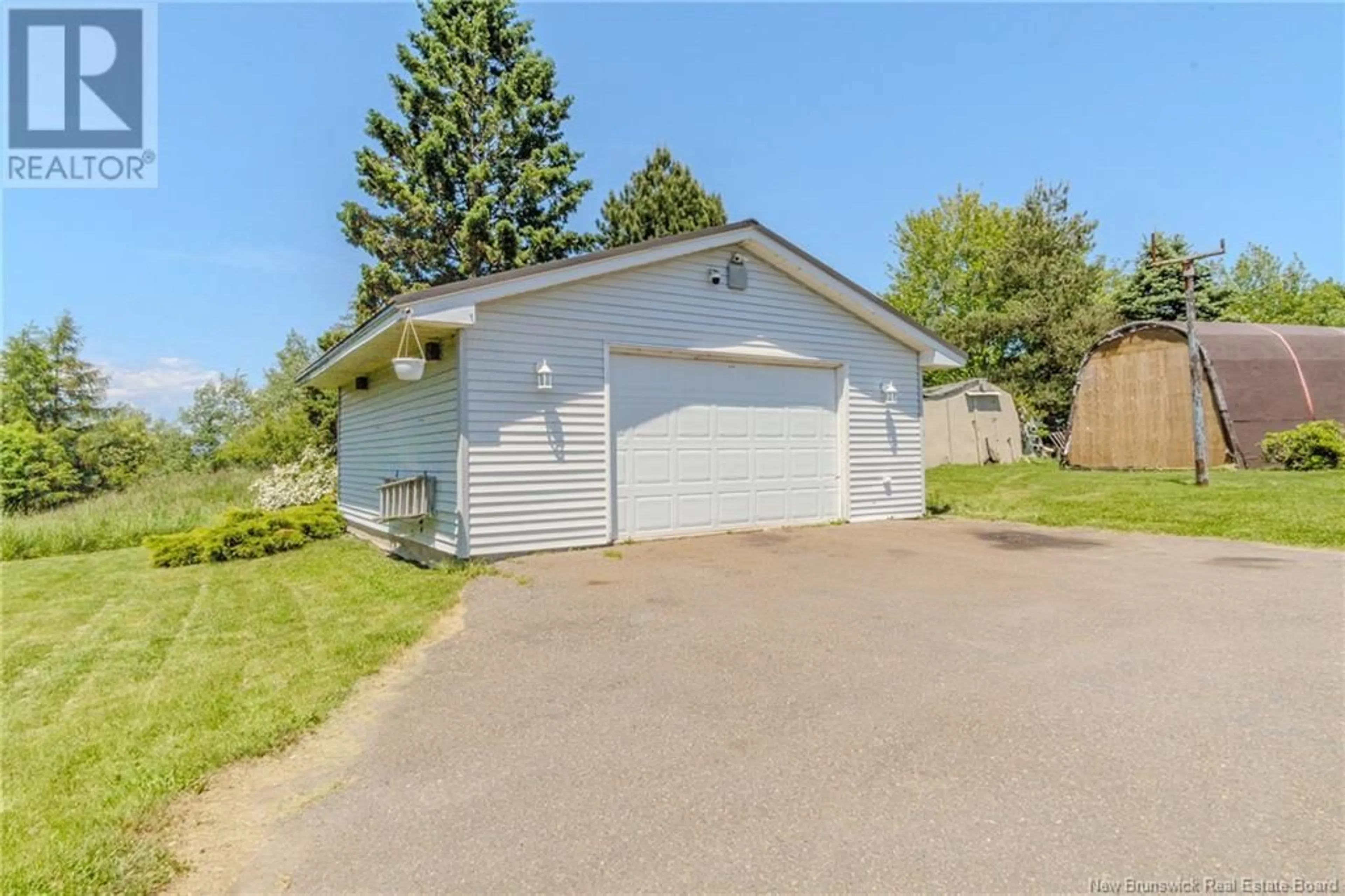 Indoor garage for 566 WESTMORLAND ROAD, Saint John New Brunswick E2J2G7