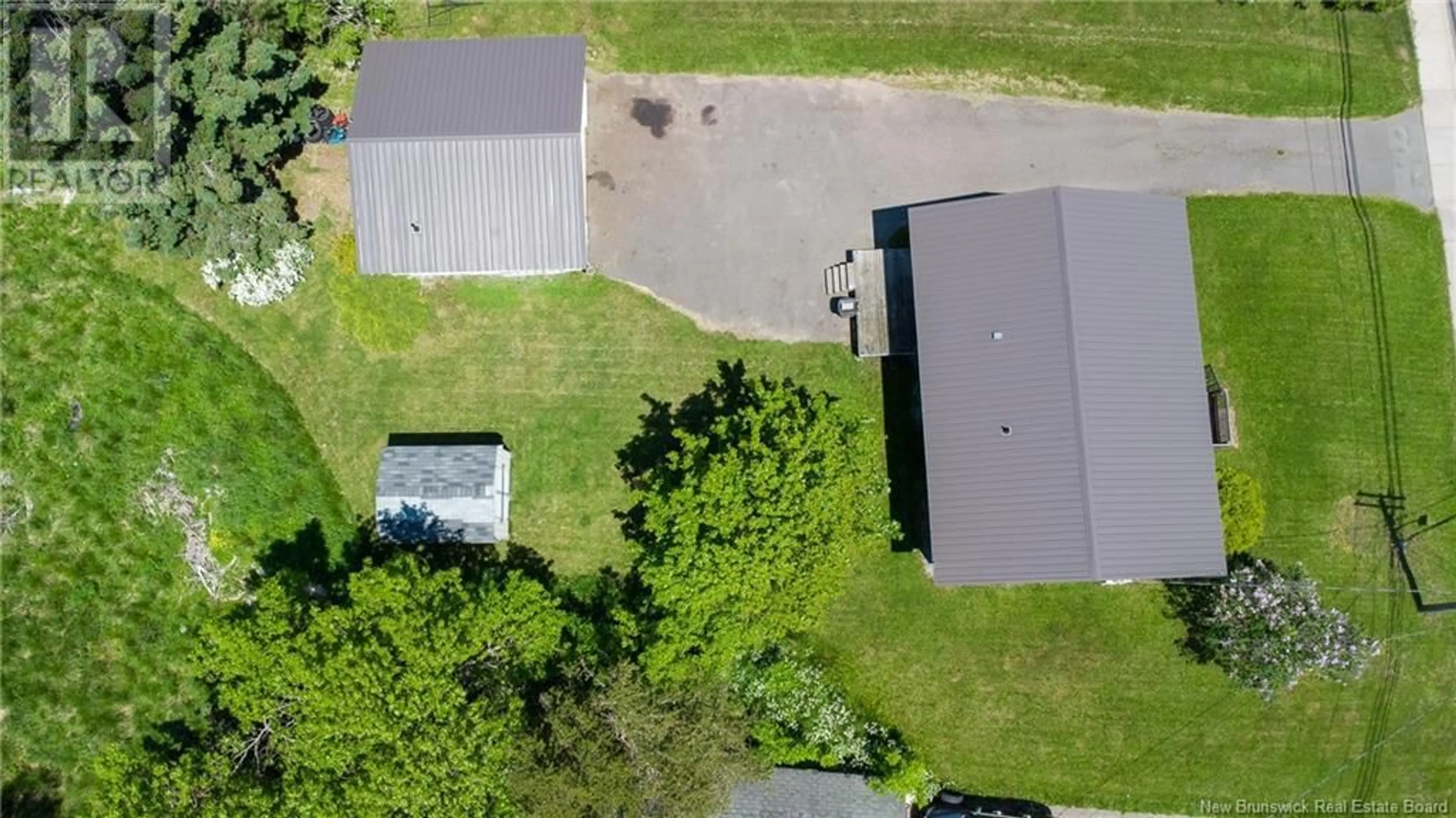 A pic from outside/outdoor area/front of a property/back of a property/a pic from drone, unknown for 566 WESTMORLAND ROAD, Saint John New Brunswick E2J2G7