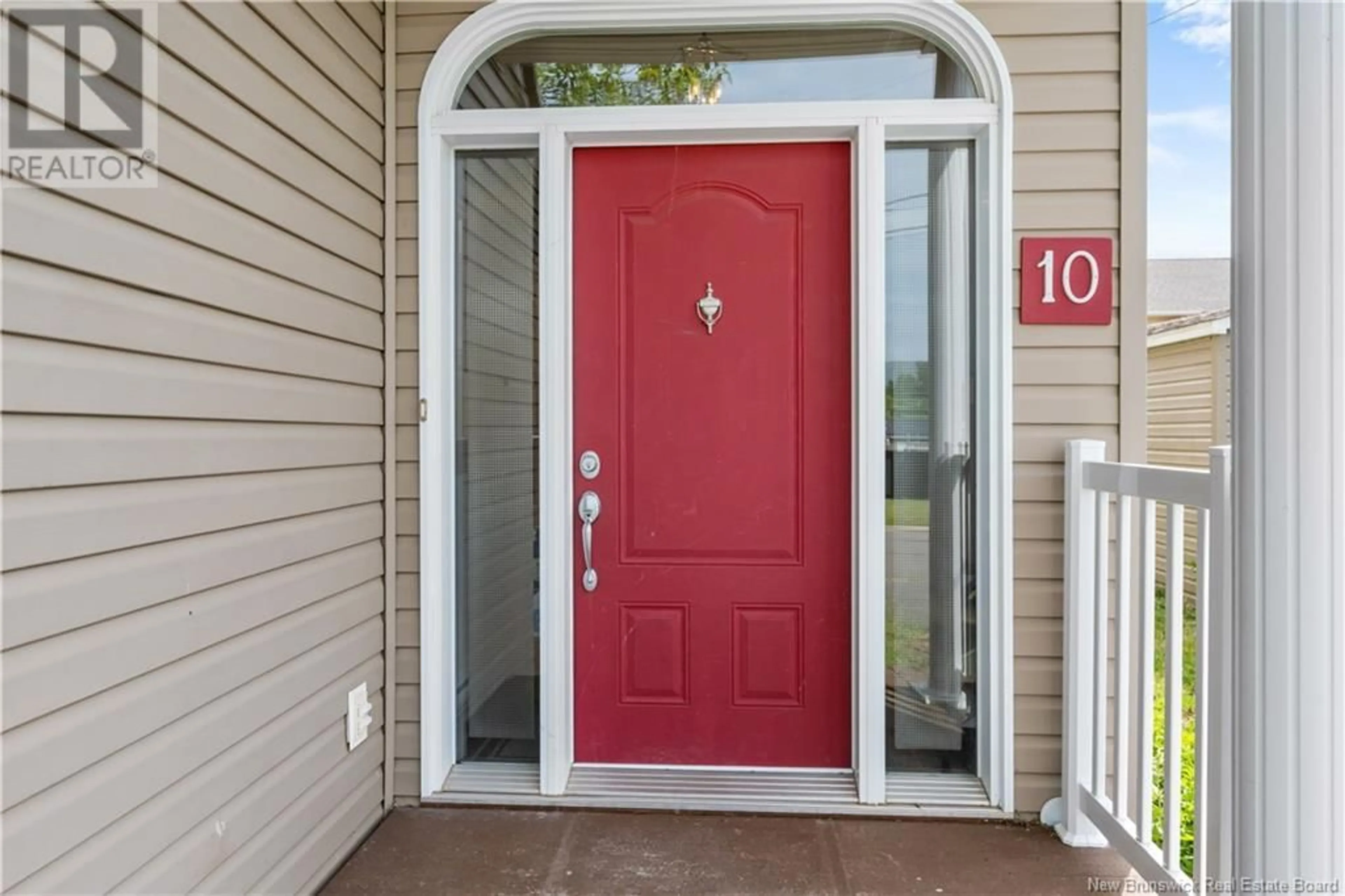 Indoor entryway for 10 DU MOULIN, Dieppe New Brunswick E1A0N9