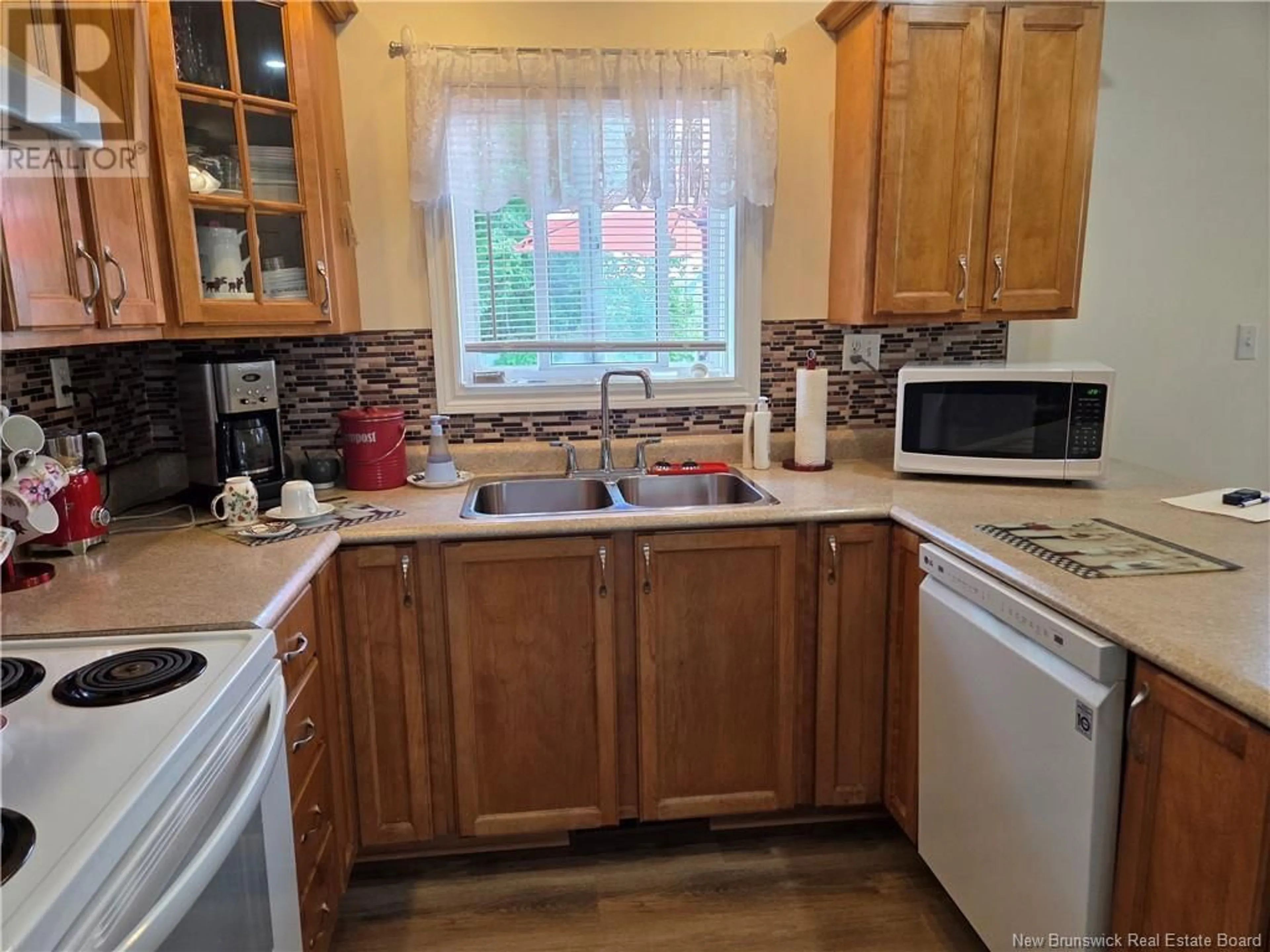 Standard kitchen, unknown for 80 KILLAM DRIVE, Moncton New Brunswick E1C3R5