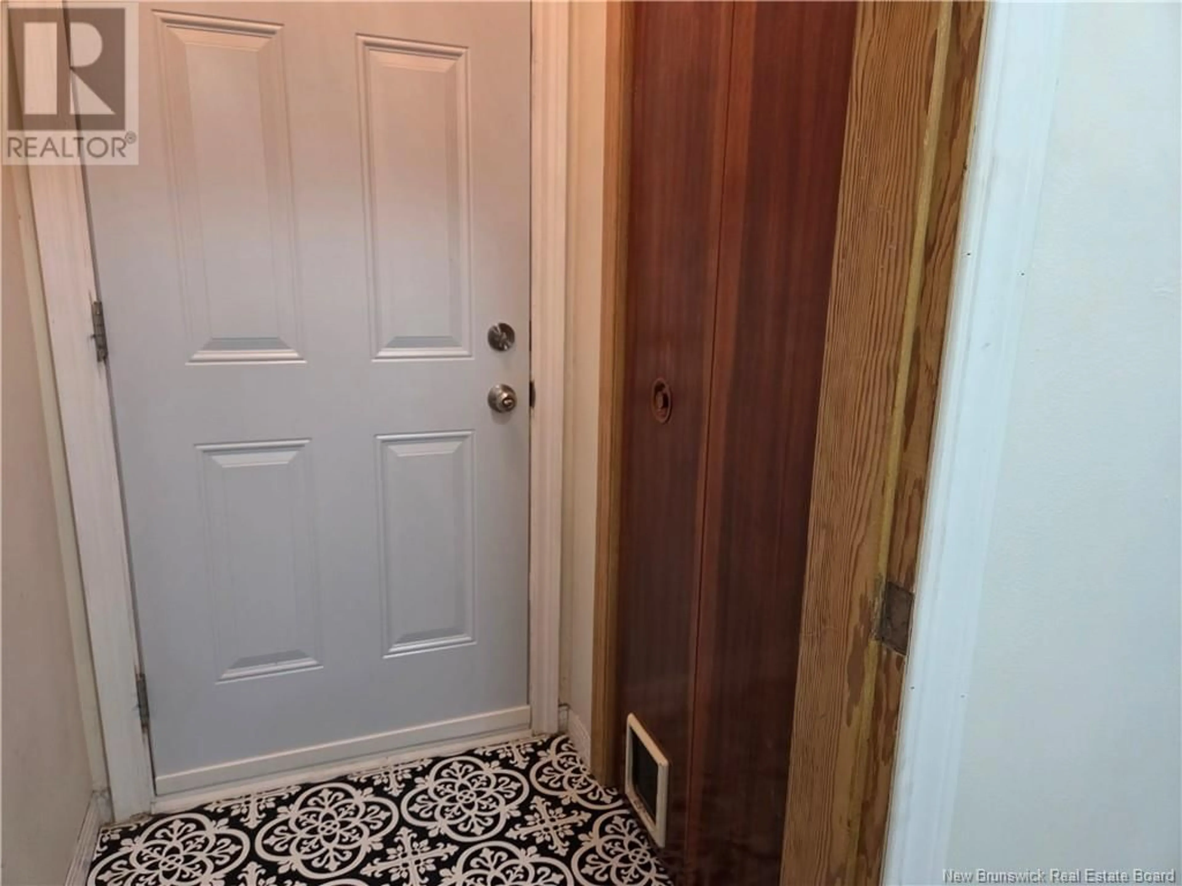 Indoor entryway for 80 KILLAM DRIVE, Moncton New Brunswick E1C3R5