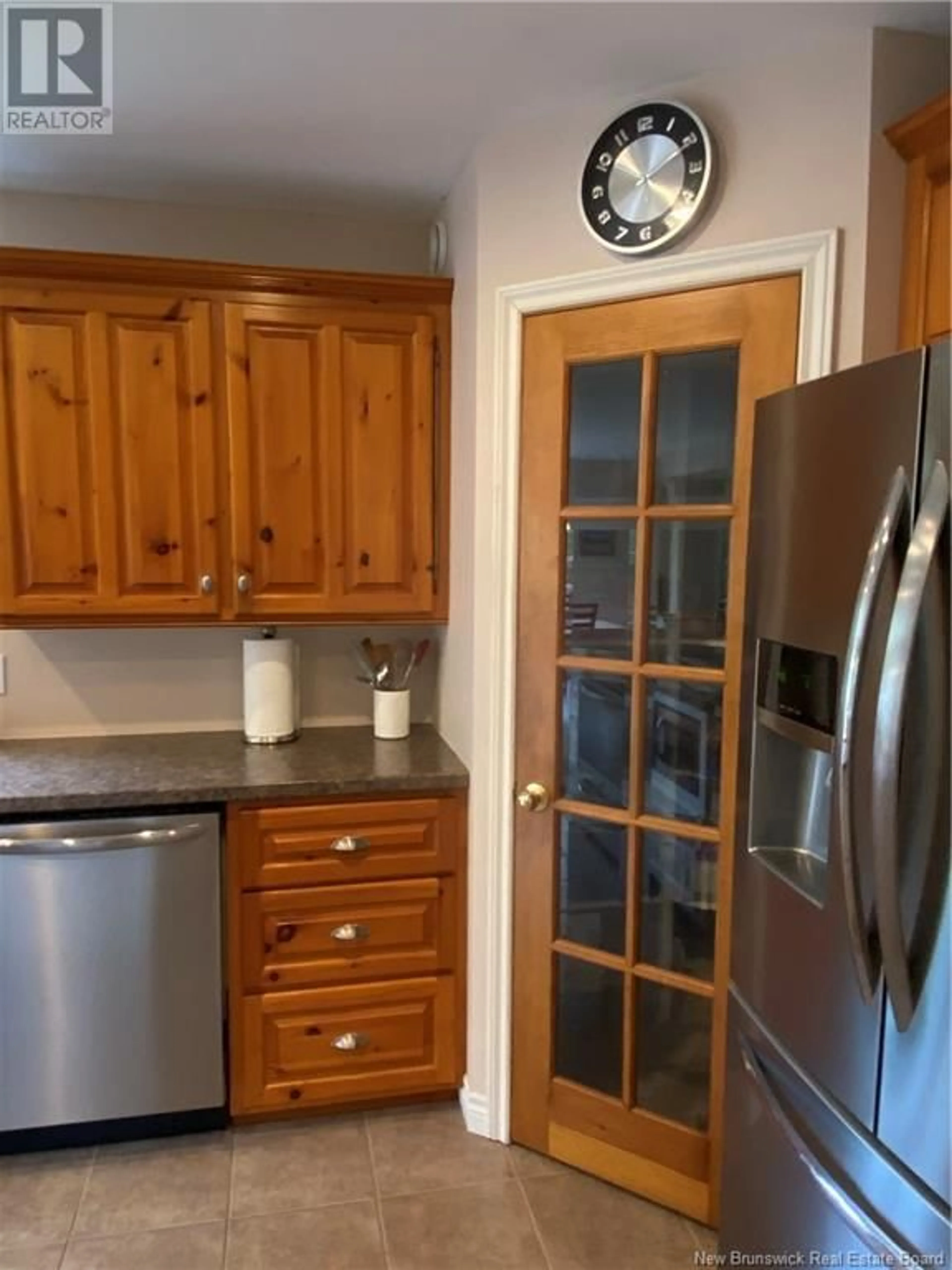 Standard kitchen, unknown for 982 KENNEBECASIS DRIVE, Saint John New Brunswick E2K5A9