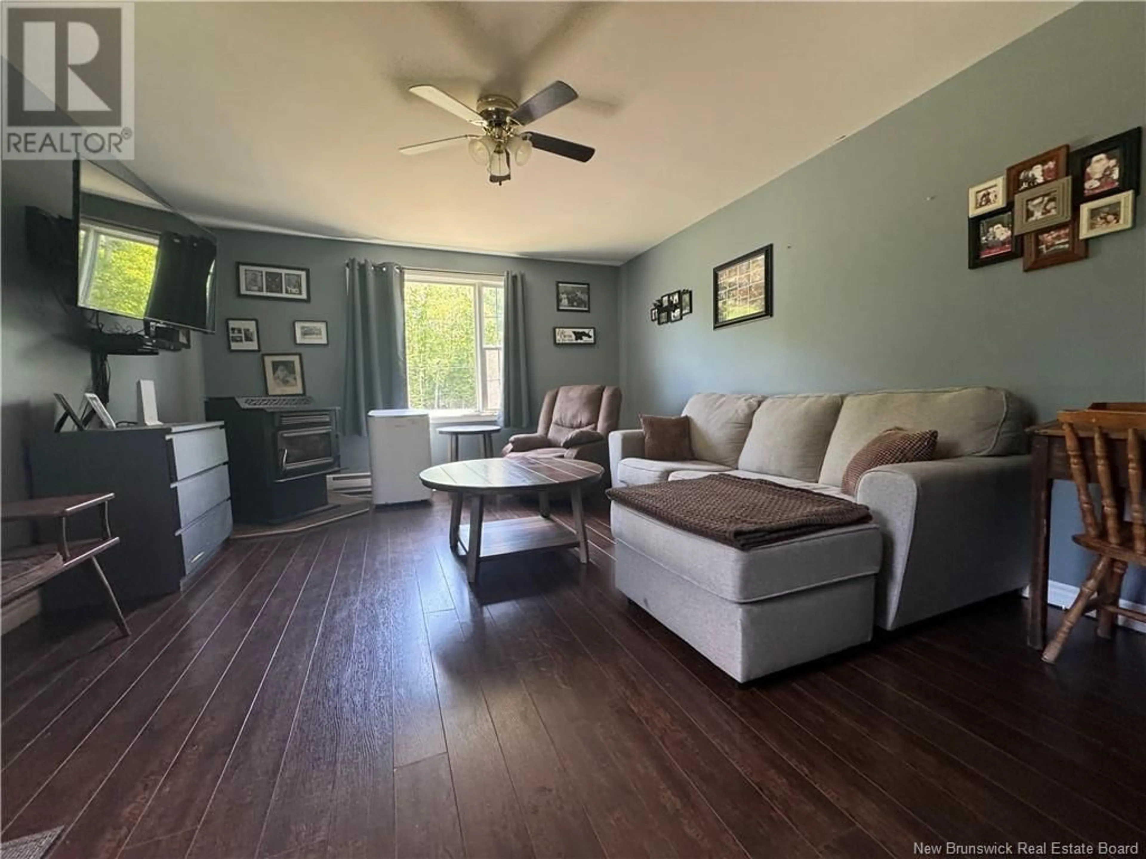 Living room with furniture, wood/laminate floor for 1187 ROUTE 690, Maquapit Lake New Brunswick E4B1R1