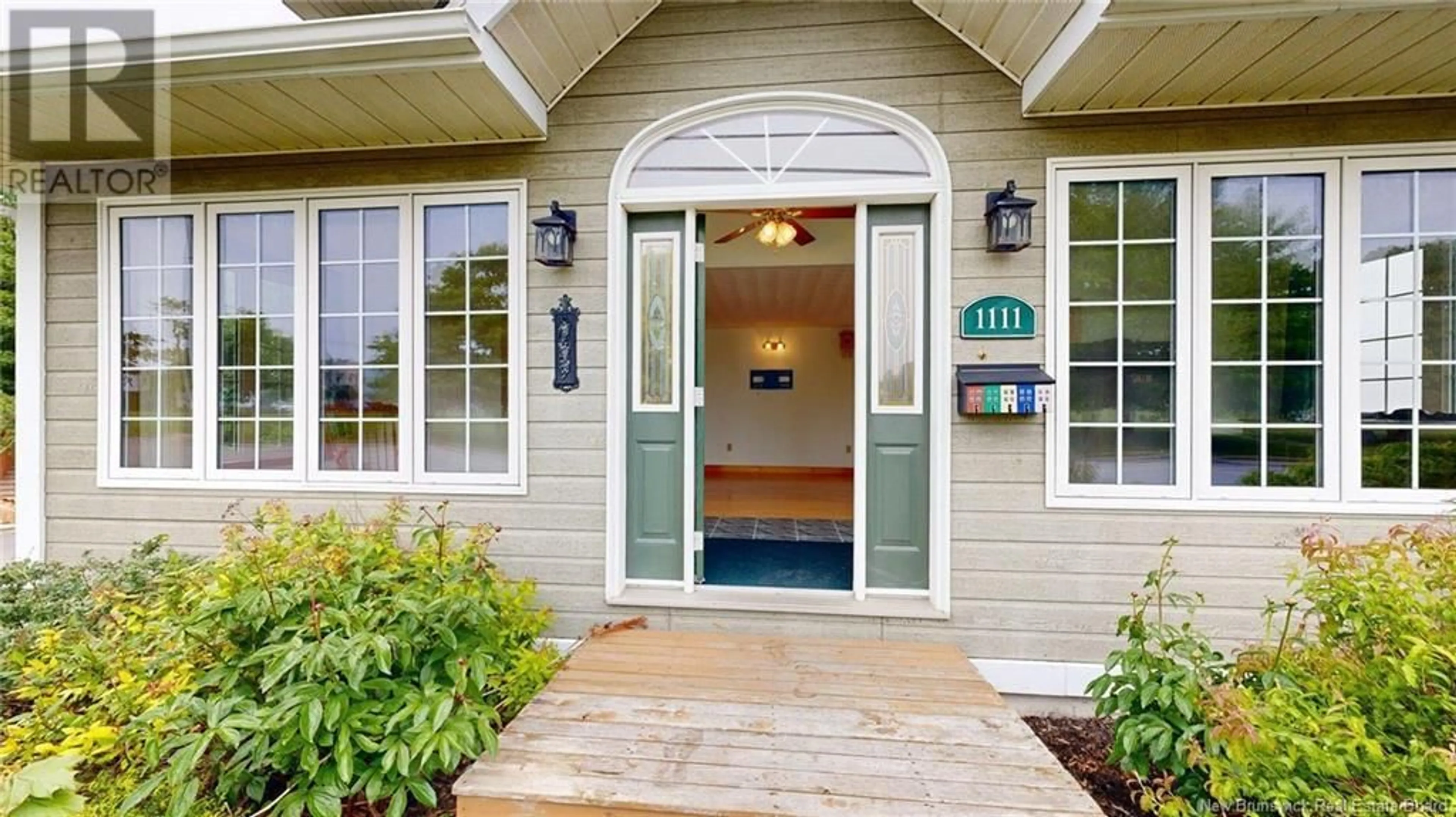 Indoor entryway for 1111 MANAWAGONISH ROAD, Saint John New Brunswick E2M3X5