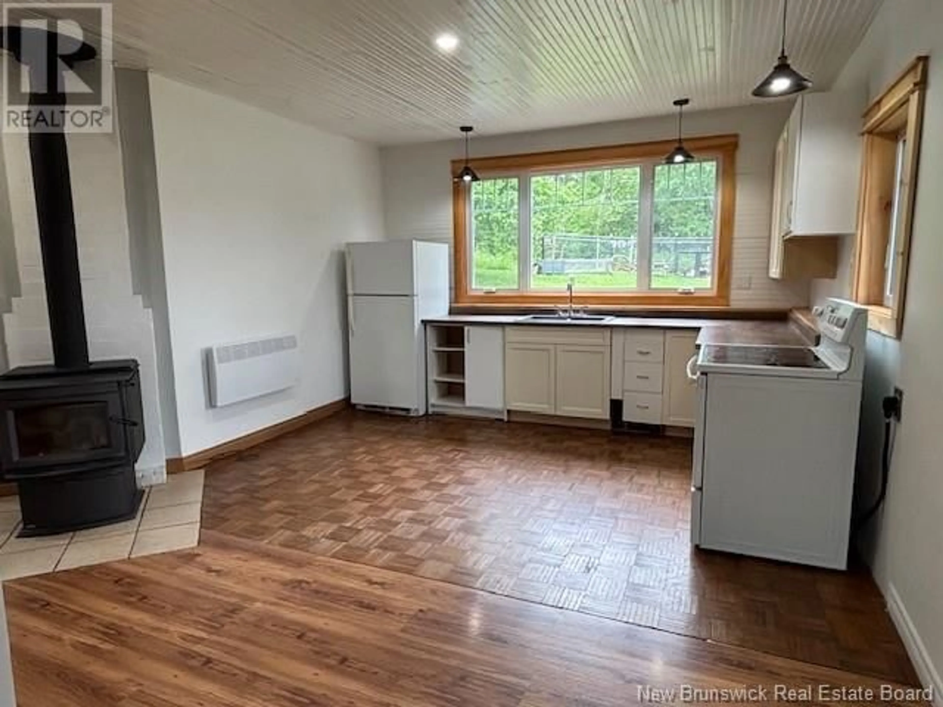 Standard kitchen, wood/laminate floor for 390 ROUTE 870, Collina New Brunswick E5P1R3