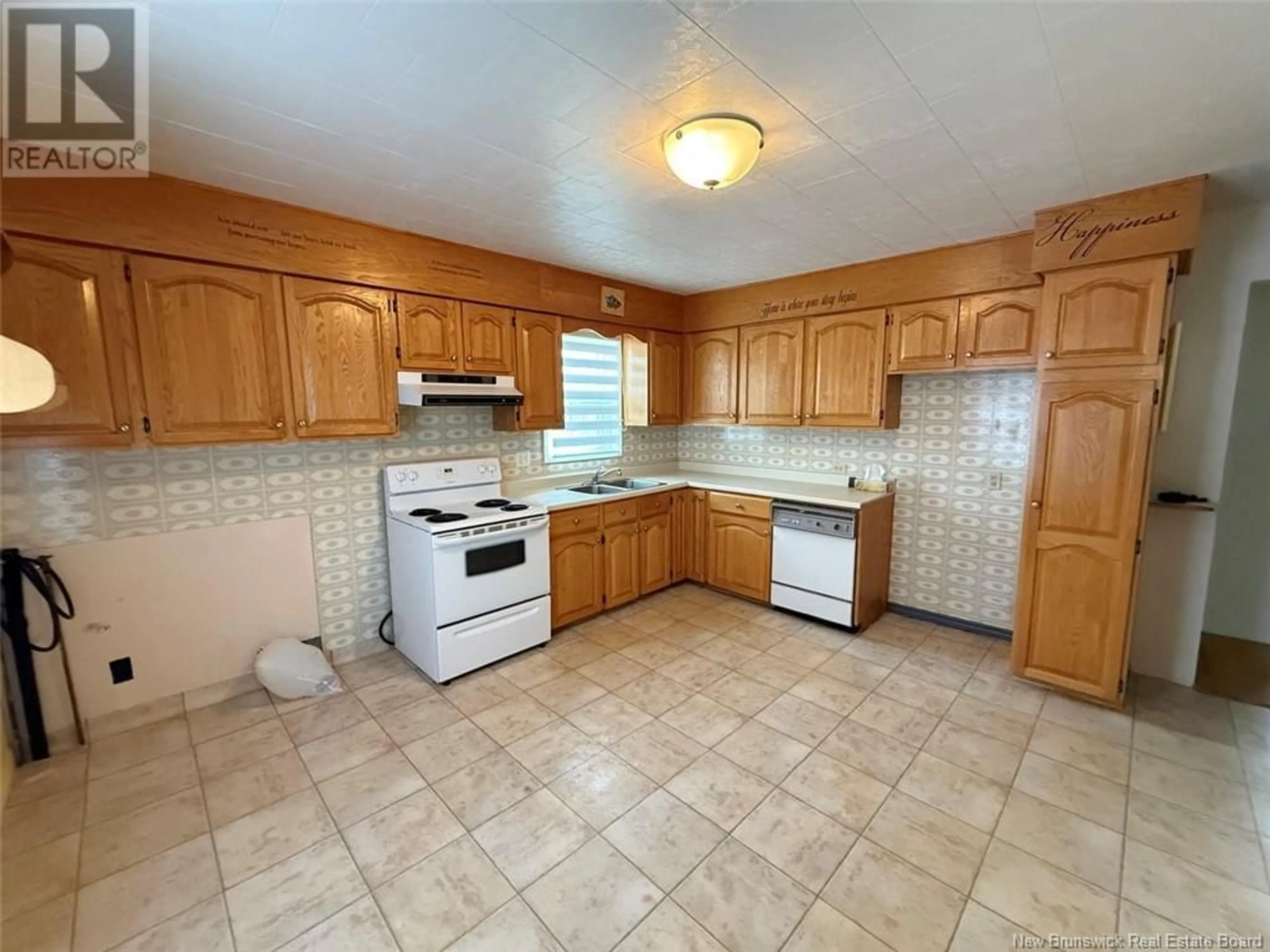 Standard kitchen, ceramic/tile floor for 50 34TH AVENUE, Edmundston New Brunswick E3V2T2
