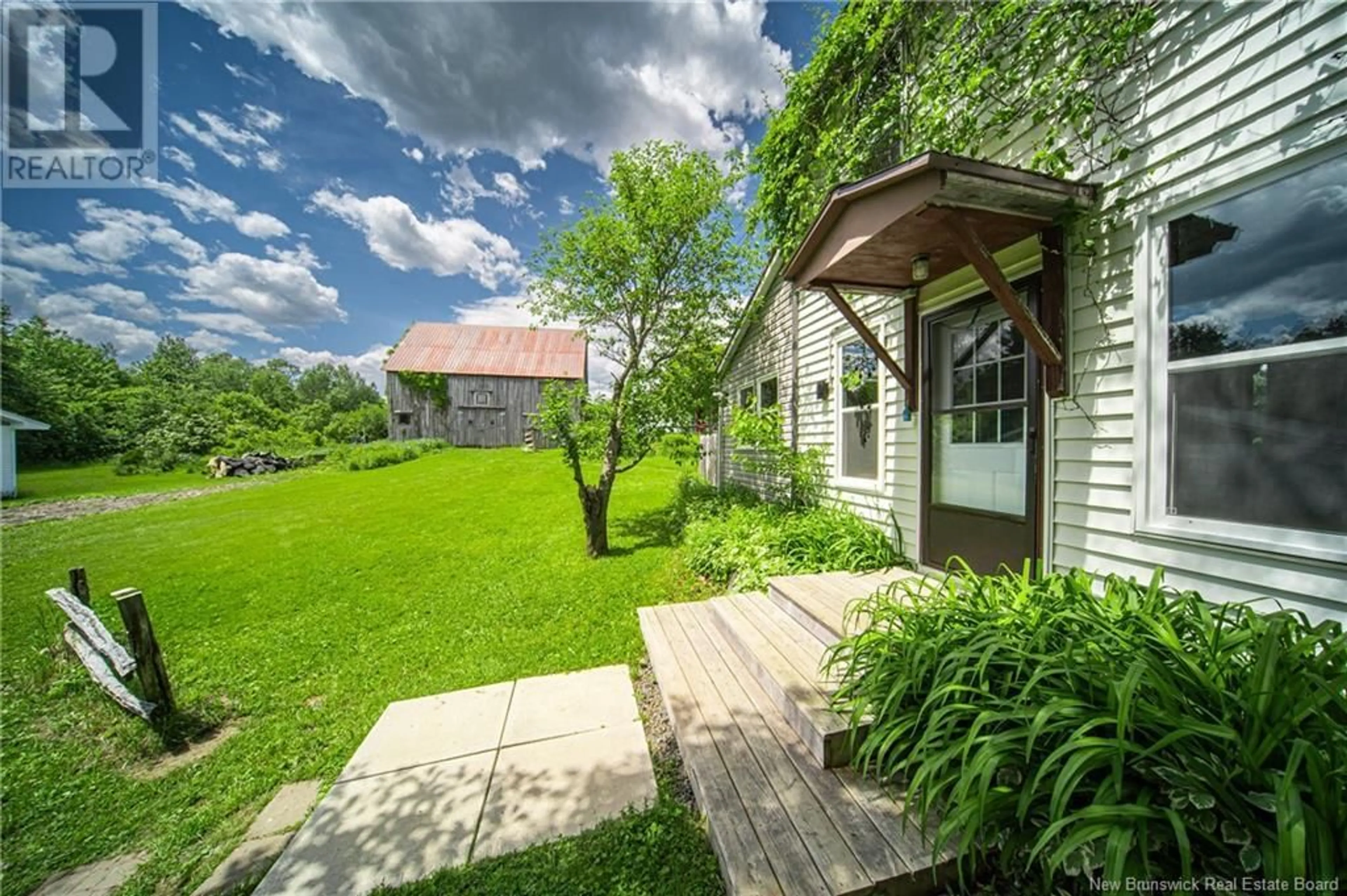 A pic from outside/outdoor area/front of a property/back of a property/a pic from drone, street for 2098 ROUTE 3, Harvey New Brunswick E6K1L4