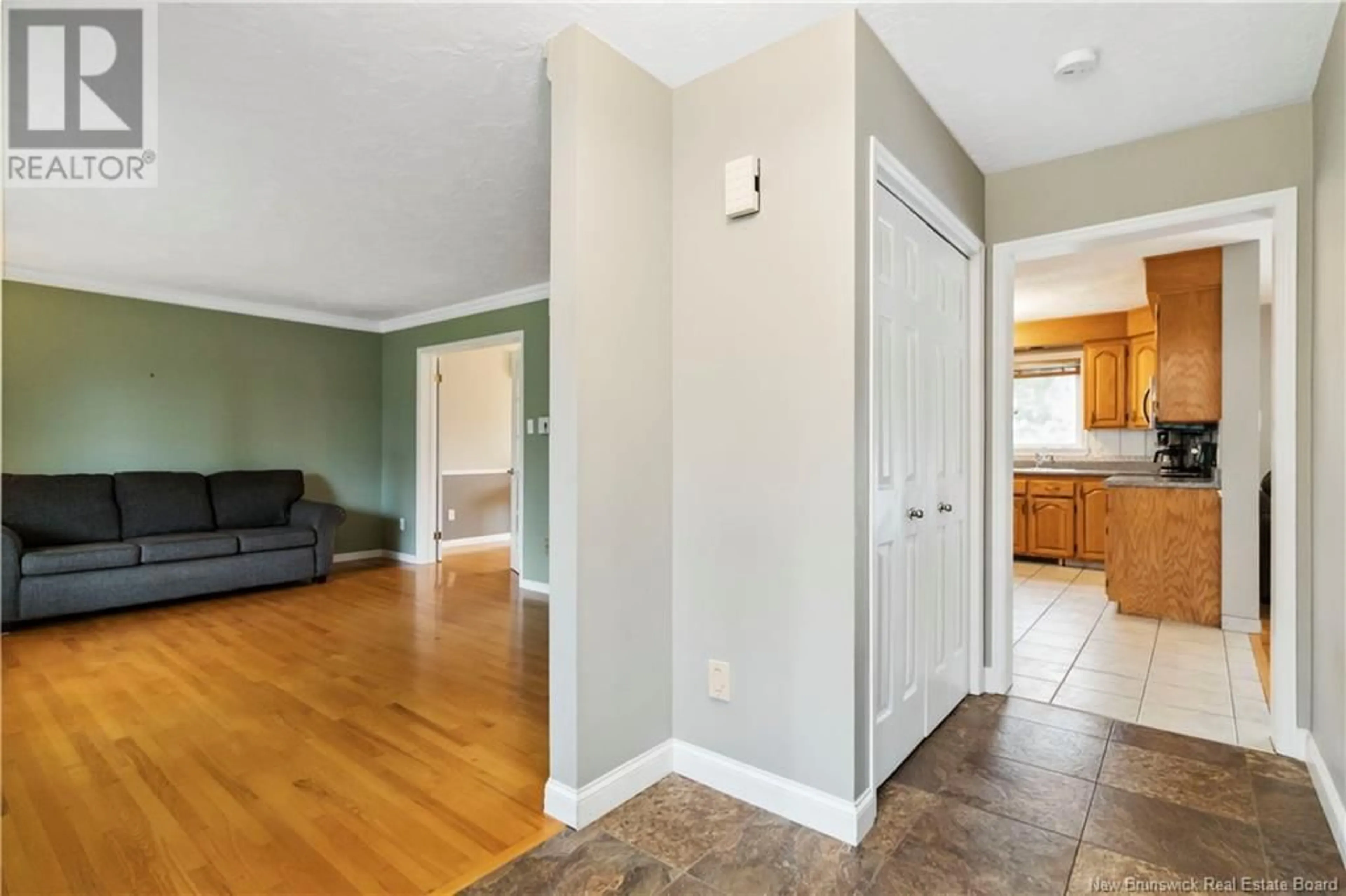 Indoor entryway for 320 THIBODEAU STREET, Dieppe New Brunswick E1A1W2