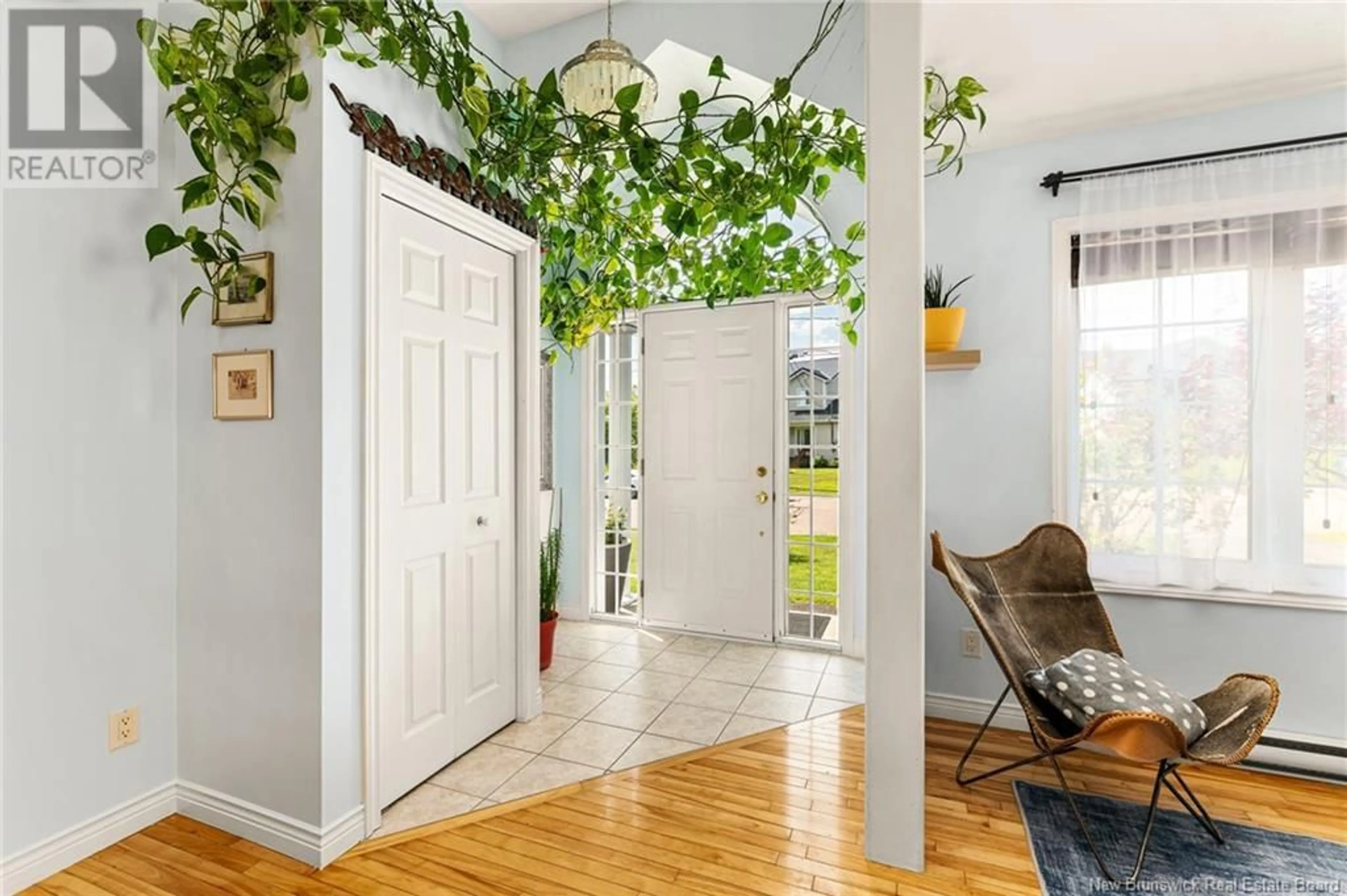 Indoor entryway for 141 THERIAULT, Dieppe New Brunswick E1A8B1