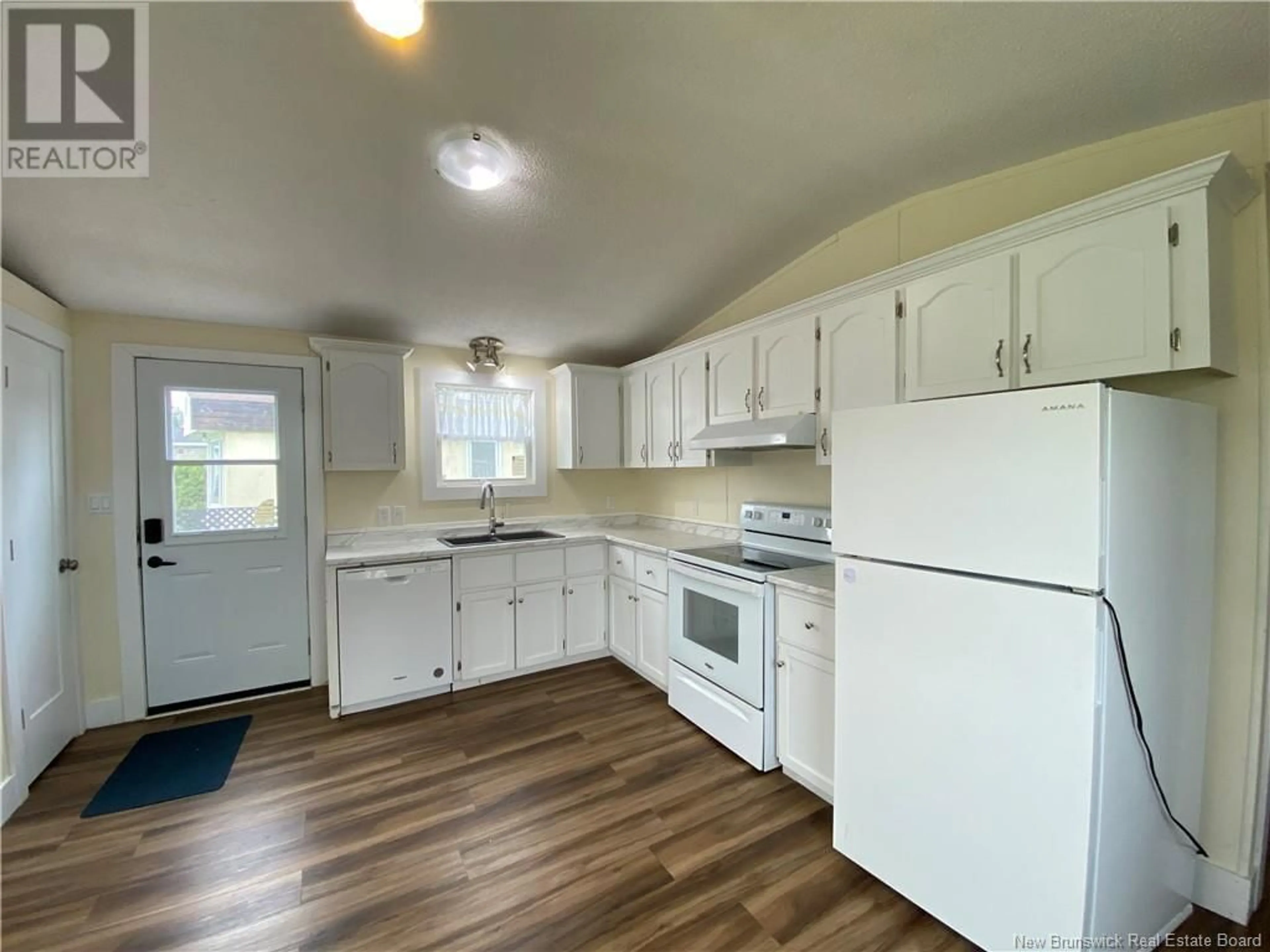 Standard kitchen, unknown for 10 HEDGEVIEW DRIVE, Hanwell New Brunswick E3B6S1