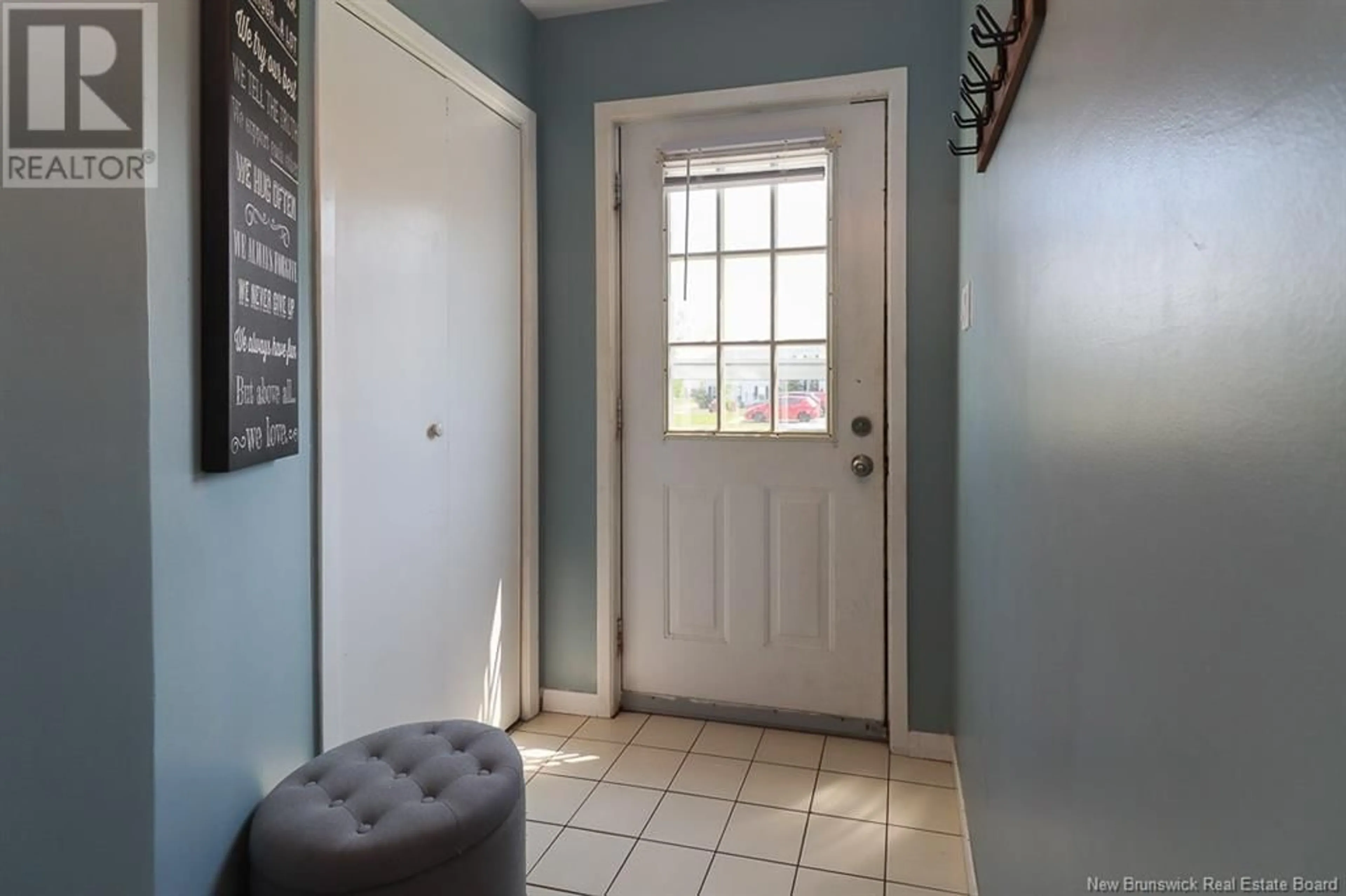 Indoor entryway for 30 MEADOWLAND TERRACE, Saint John New Brunswick E2M5S2