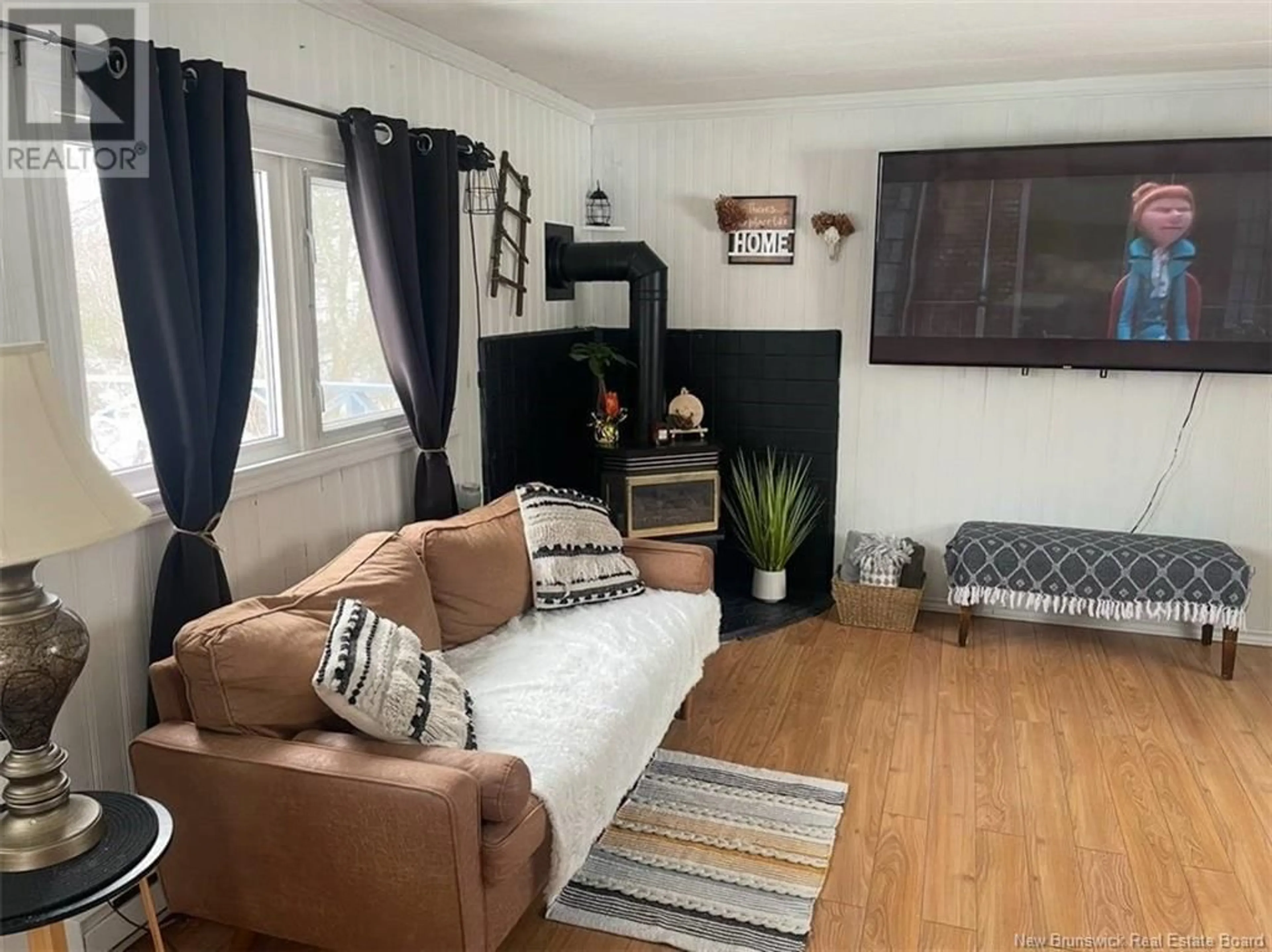 Living room with furniture, wood/laminate floor for 71 MOSS LANE, Riverview New Brunswick E1B5A9