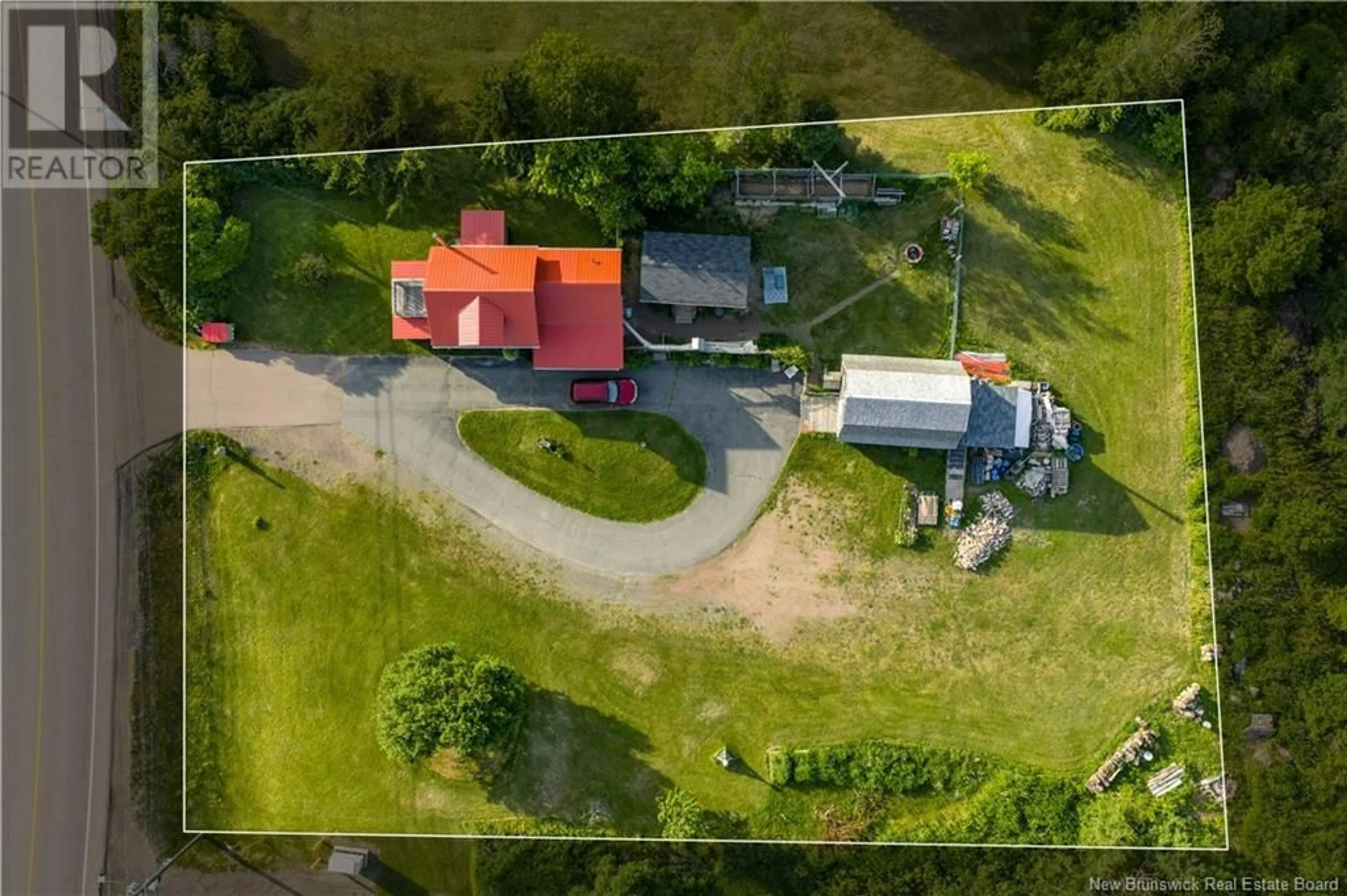 A pic from outside/outdoor area/front of a property/back of a property/a pic from drone, building for 137 POINTE DU CHENE ROAD, Pointe-Du-Chêne New Brunswick E4P4S9