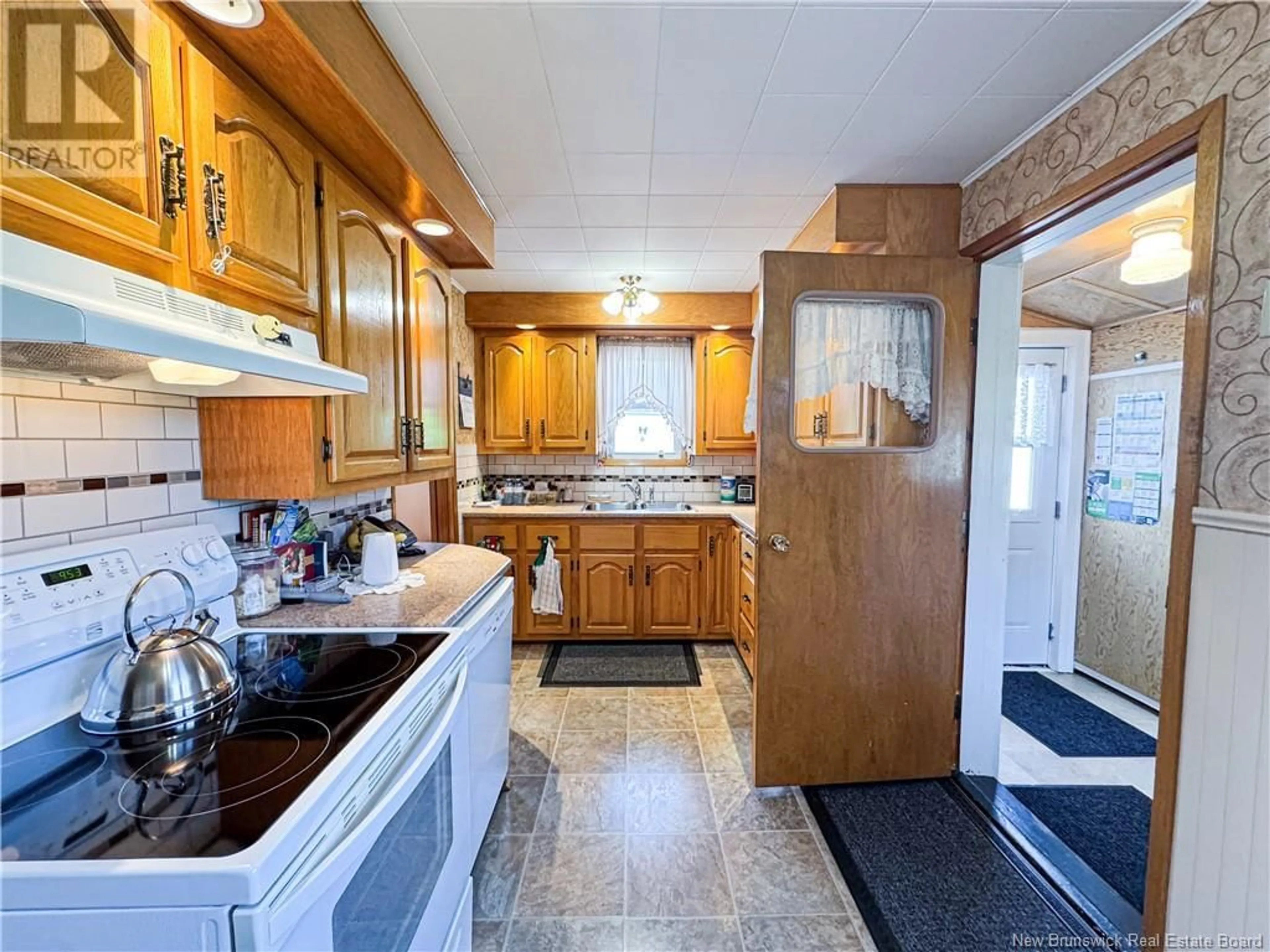 Standard kitchen, ceramic/tile floor for 10 PRINGLE STREET, Sackville New Brunswick E4L3E8