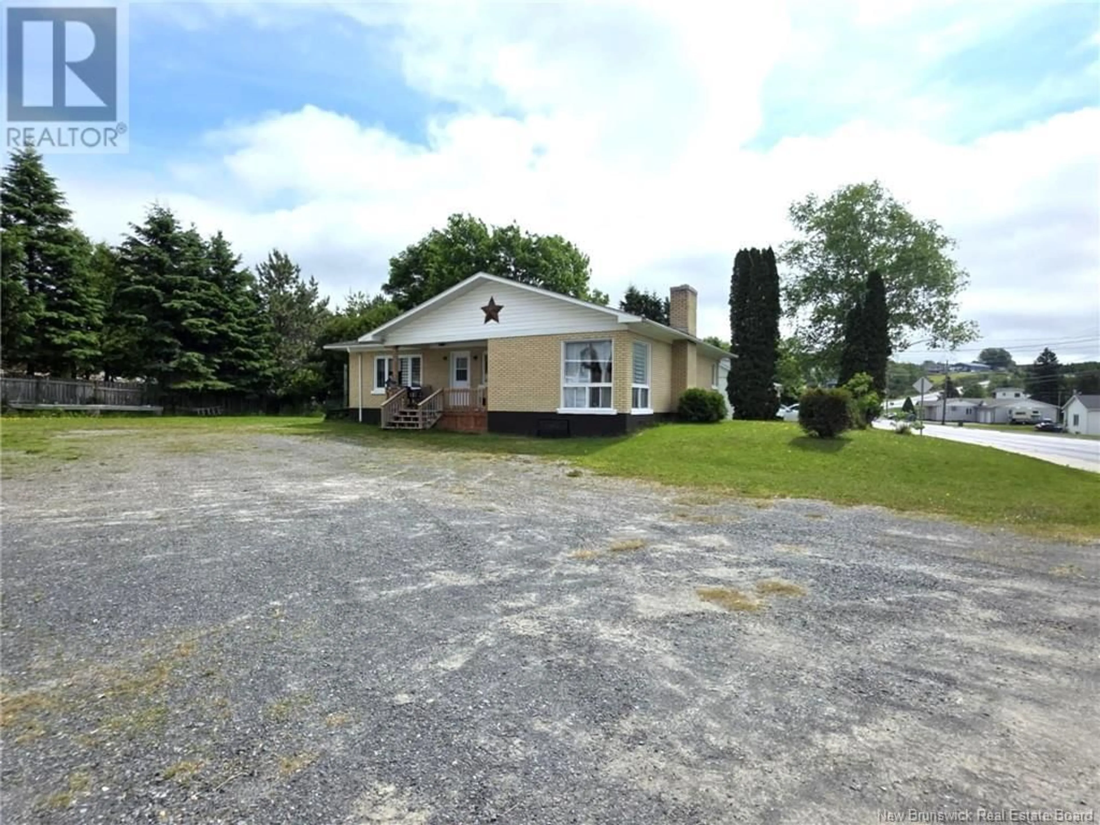A pic from outside/outdoor area/front of a property/back of a property/a pic from drone, water/lake/river/ocean view for 495 TOBIQUE ROAD, Grand-Sault/Grand Falls New Brunswick E3Y1B5
