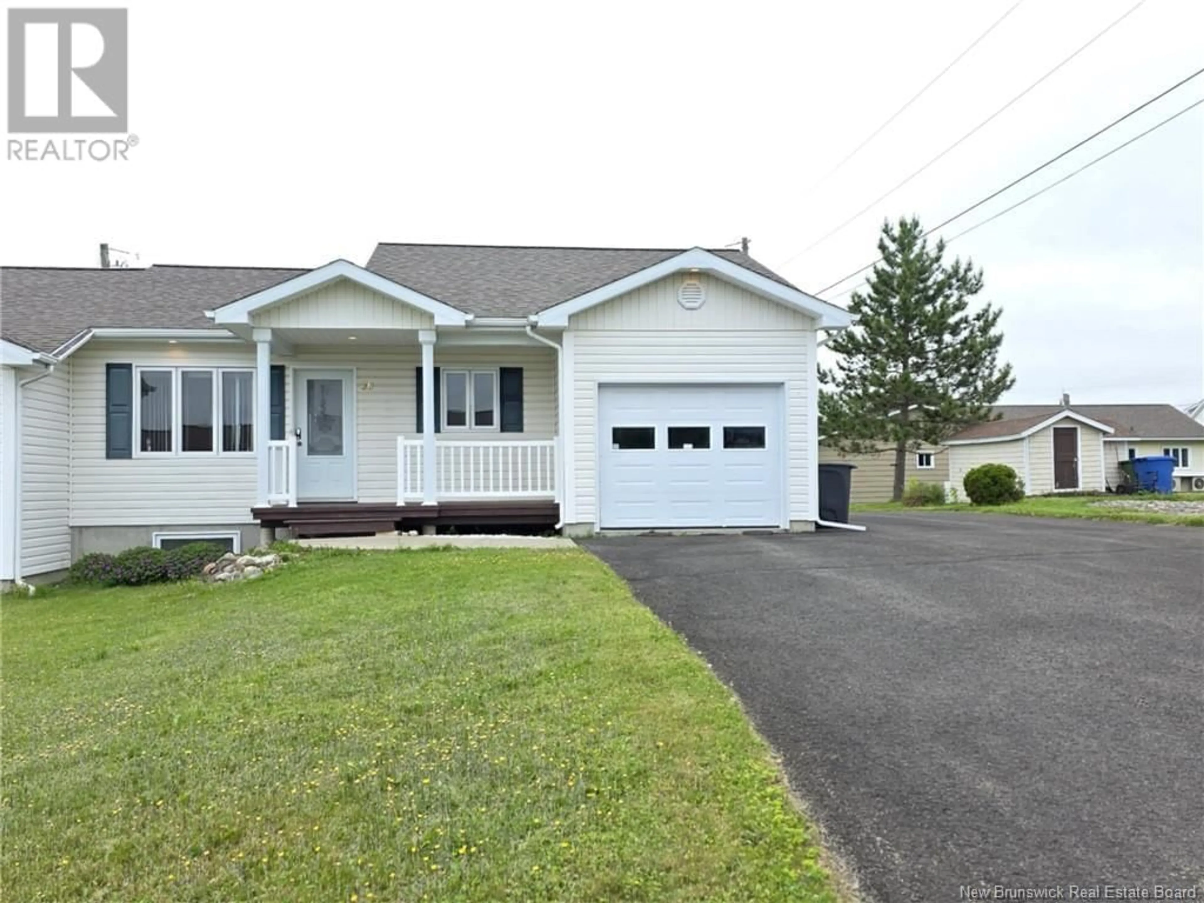 Home with vinyl exterior material, street for 86 MOCKLER STREET, Grand Falls New Brunswick E3Y1A6