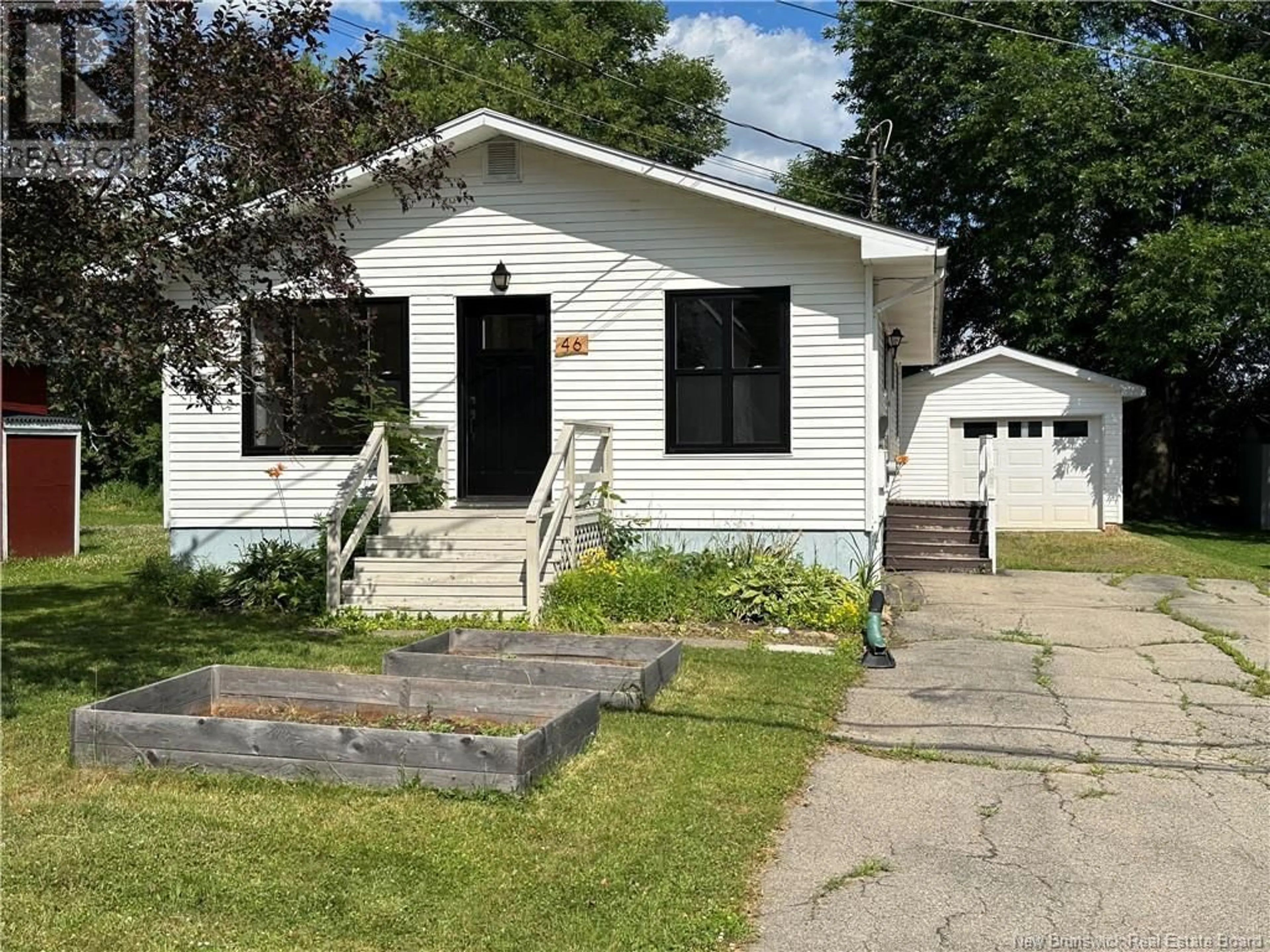 Home with vinyl exterior material, street for 46 PETER STREET, Sussex New Brunswick E4E2J6