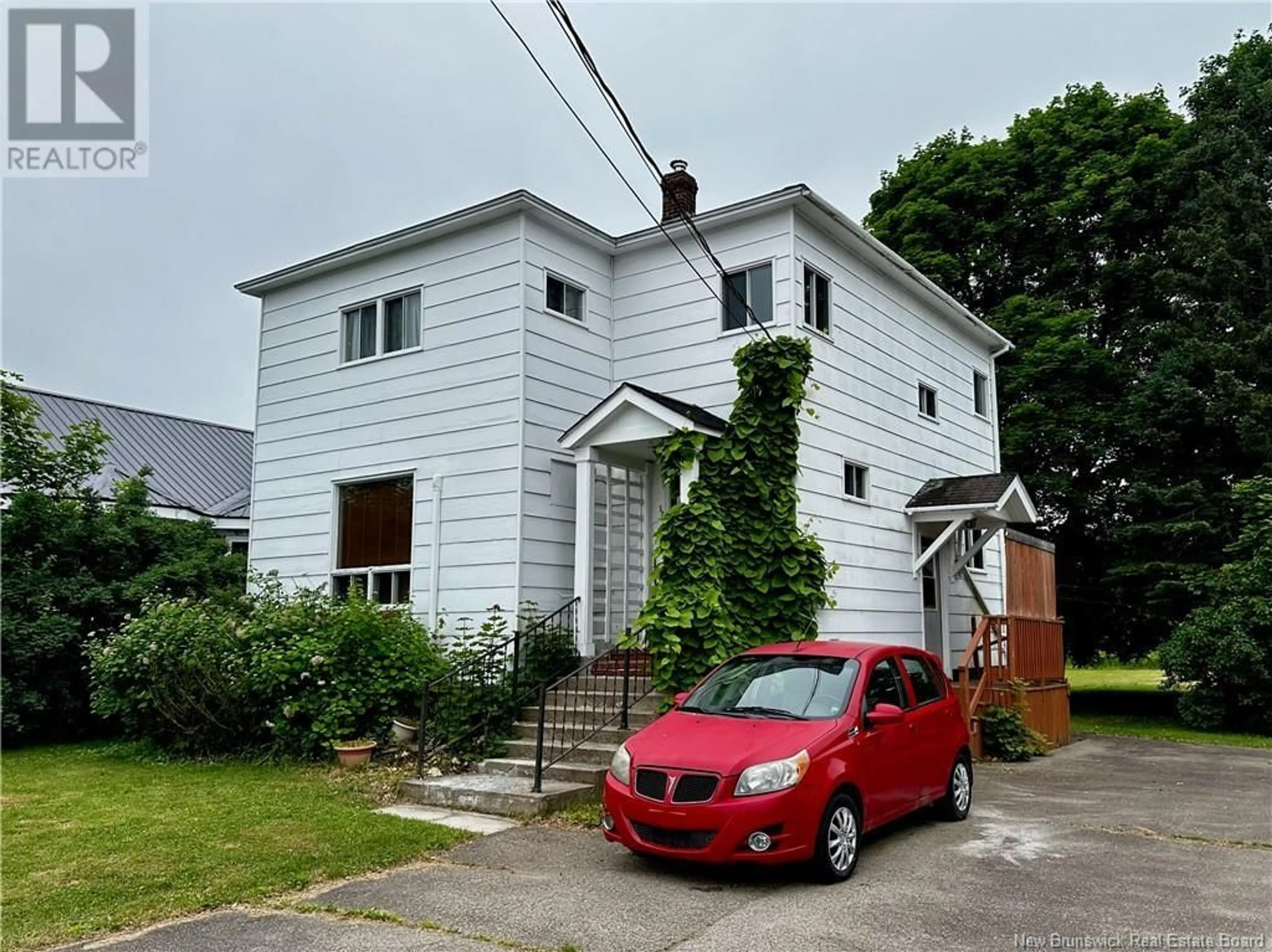 Home with vinyl exterior material, street for 126 FLORAL AVENUE, Sussex New Brunswick E4E1L7