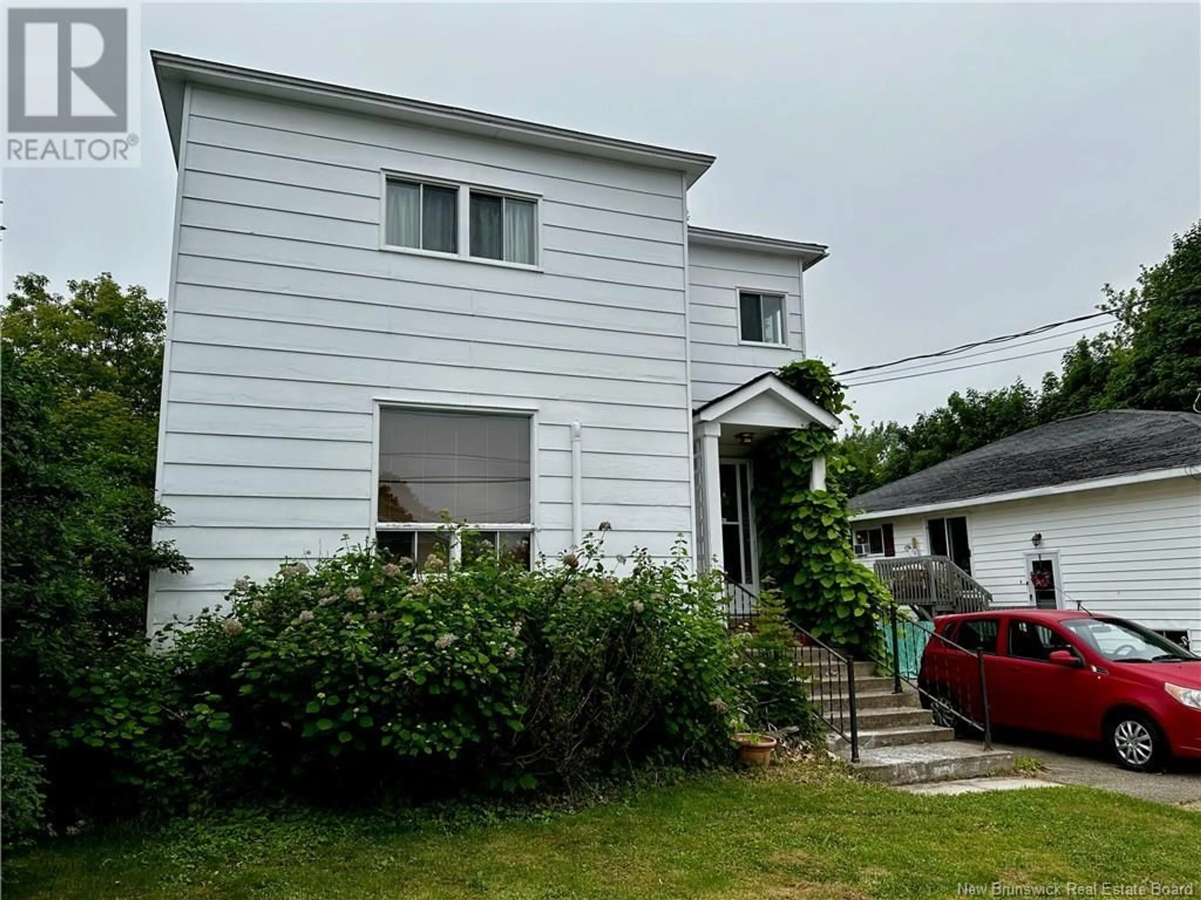 Home with vinyl exterior material, building for 126 FLORAL AVENUE, Sussex New Brunswick E4E1L7
