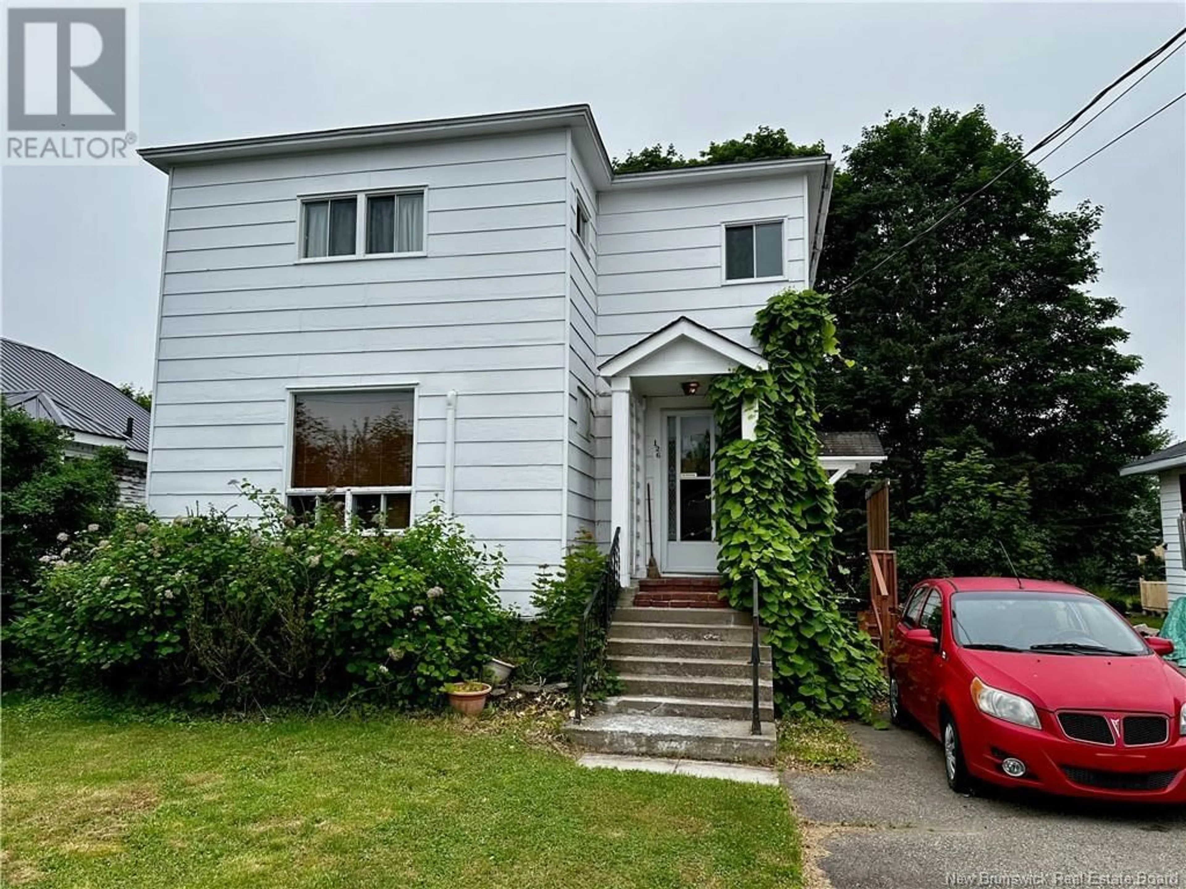 A pic from outside/outdoor area/front of a property/back of a property/a pic from drone, street for 126 FLORAL AVENUE, Sussex New Brunswick E4E1L7