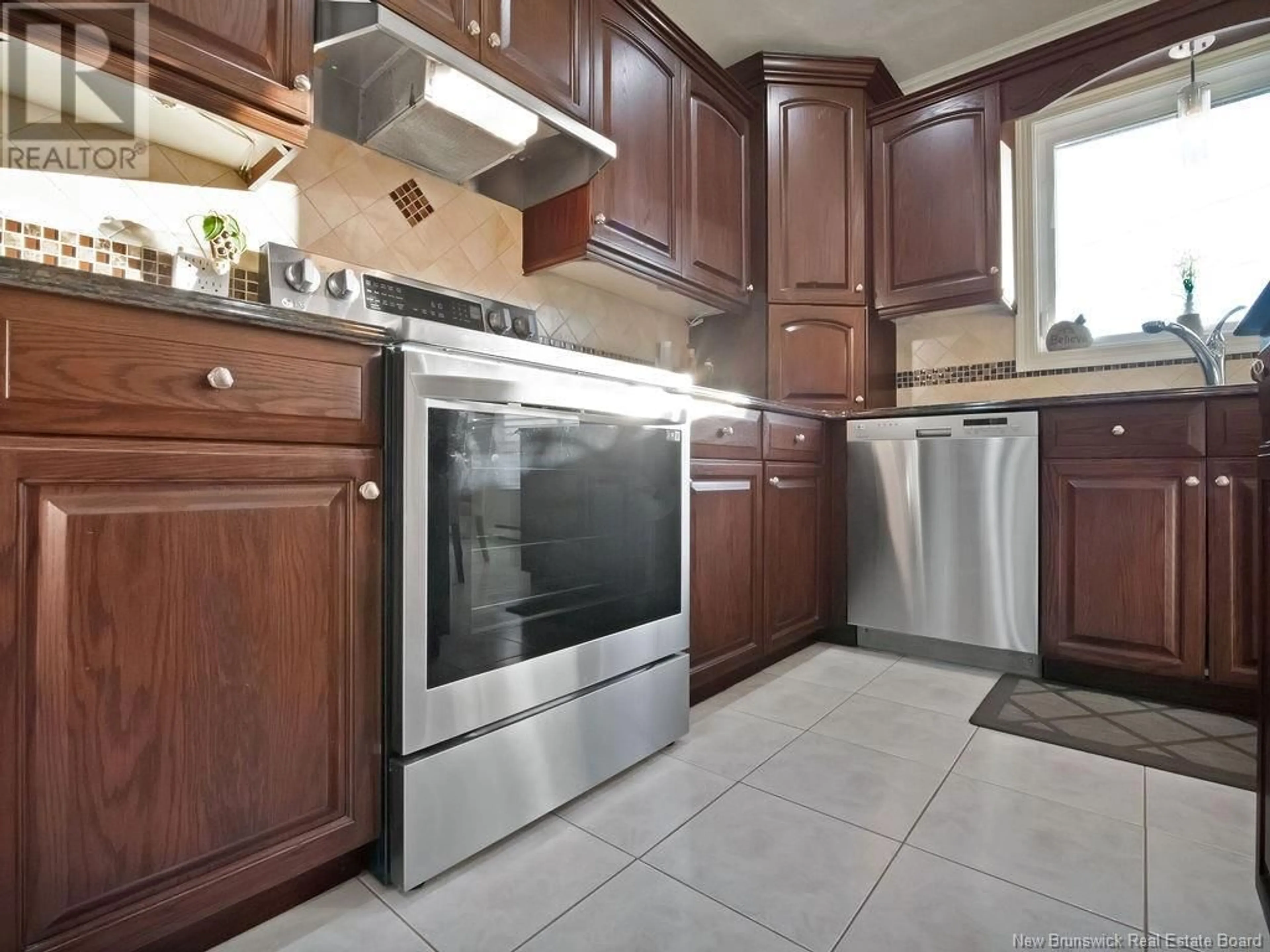 Standard kitchen, ceramic/tile floor for 61 COPPERFIELD LANE, Moncton New Brunswick E1C9Y7