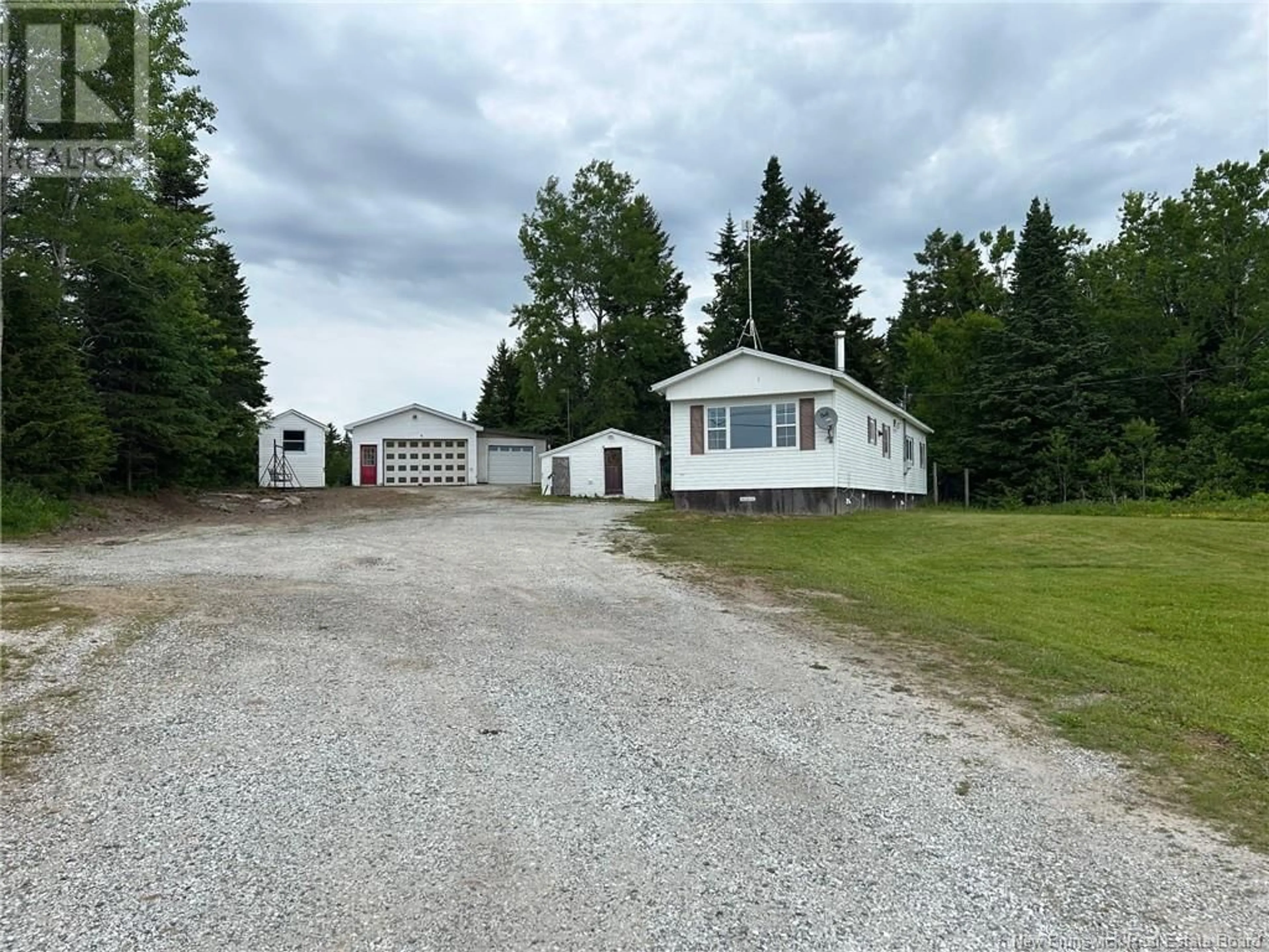 A pic from outside/outdoor area/front of a property/back of a property/a pic from drone, building for 695 ROUTE 111, Willow Grove New Brunswick E2S1S1