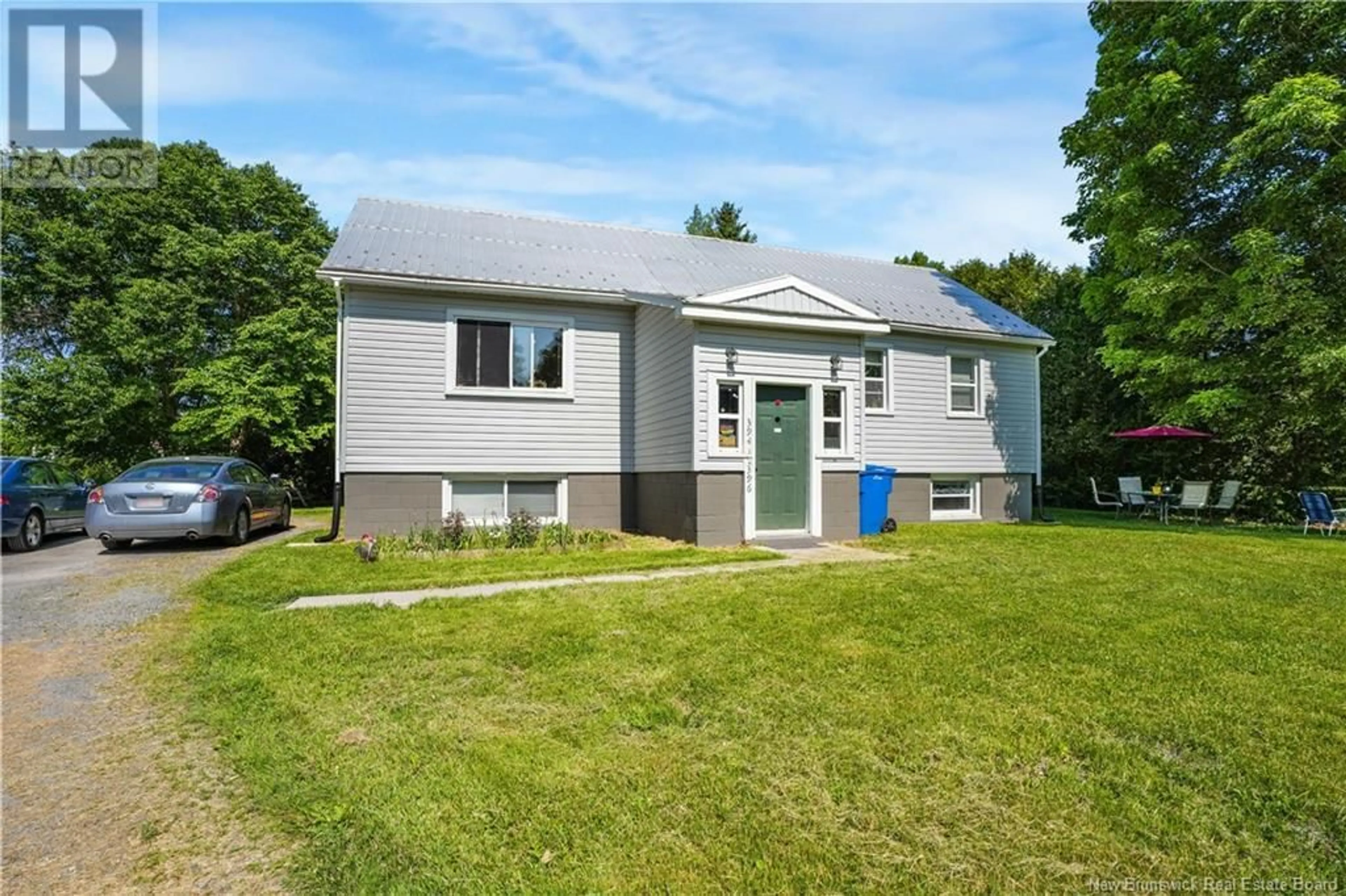 Home with vinyl exterior material, street for 394-396 NEW MARYLAND HWY, New Maryland New Brunswick E3C1E5