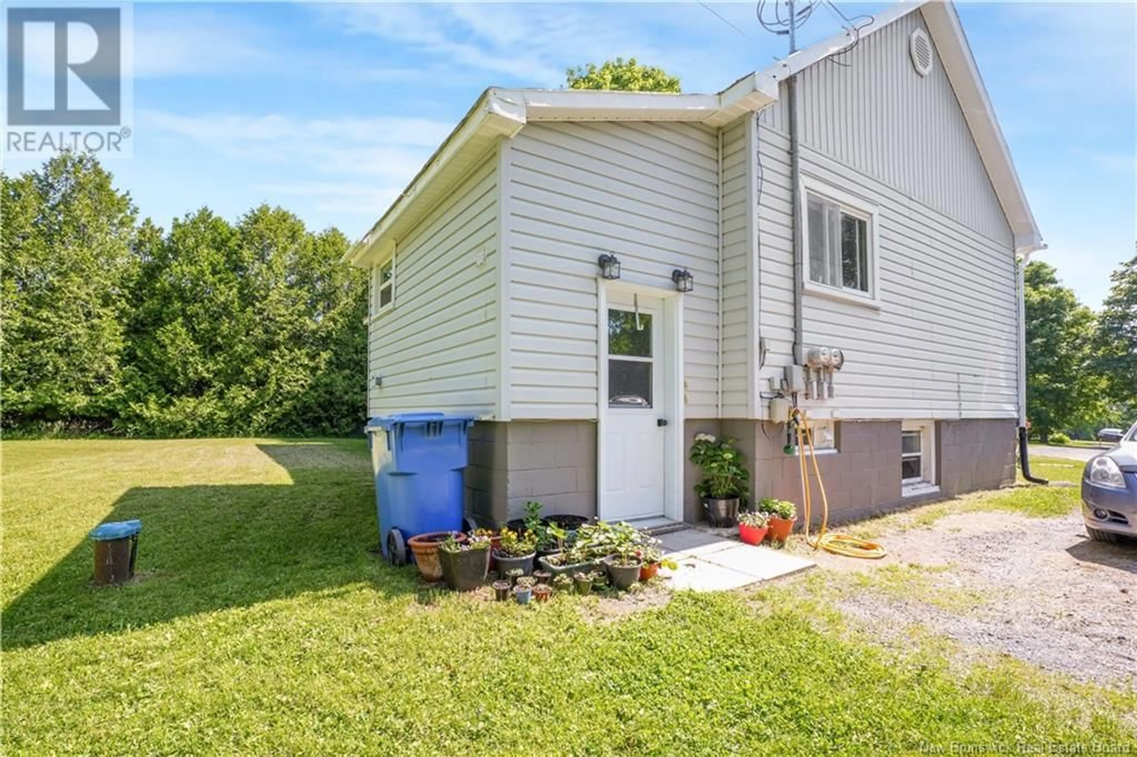 Home with vinyl exterior material, street for 394-396 NEW MARYLAND HWY, New Maryland New Brunswick E3C1E5