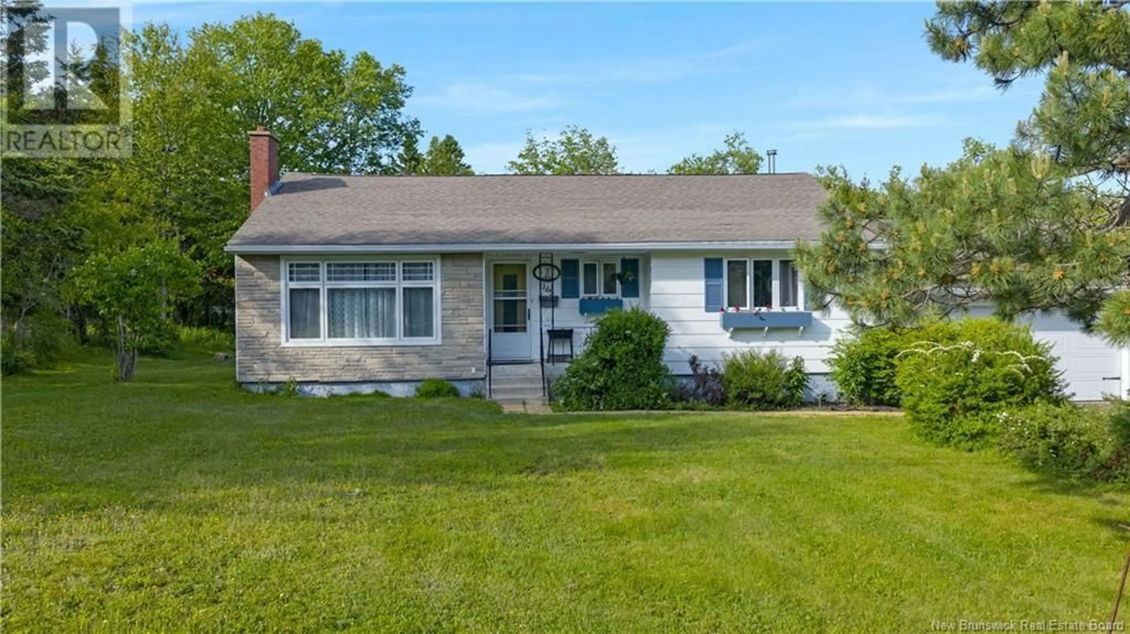 Home with vinyl exterior material, street for 165 RIDGEWAY STREET, Rothesay New Brunswick E2H1J9
