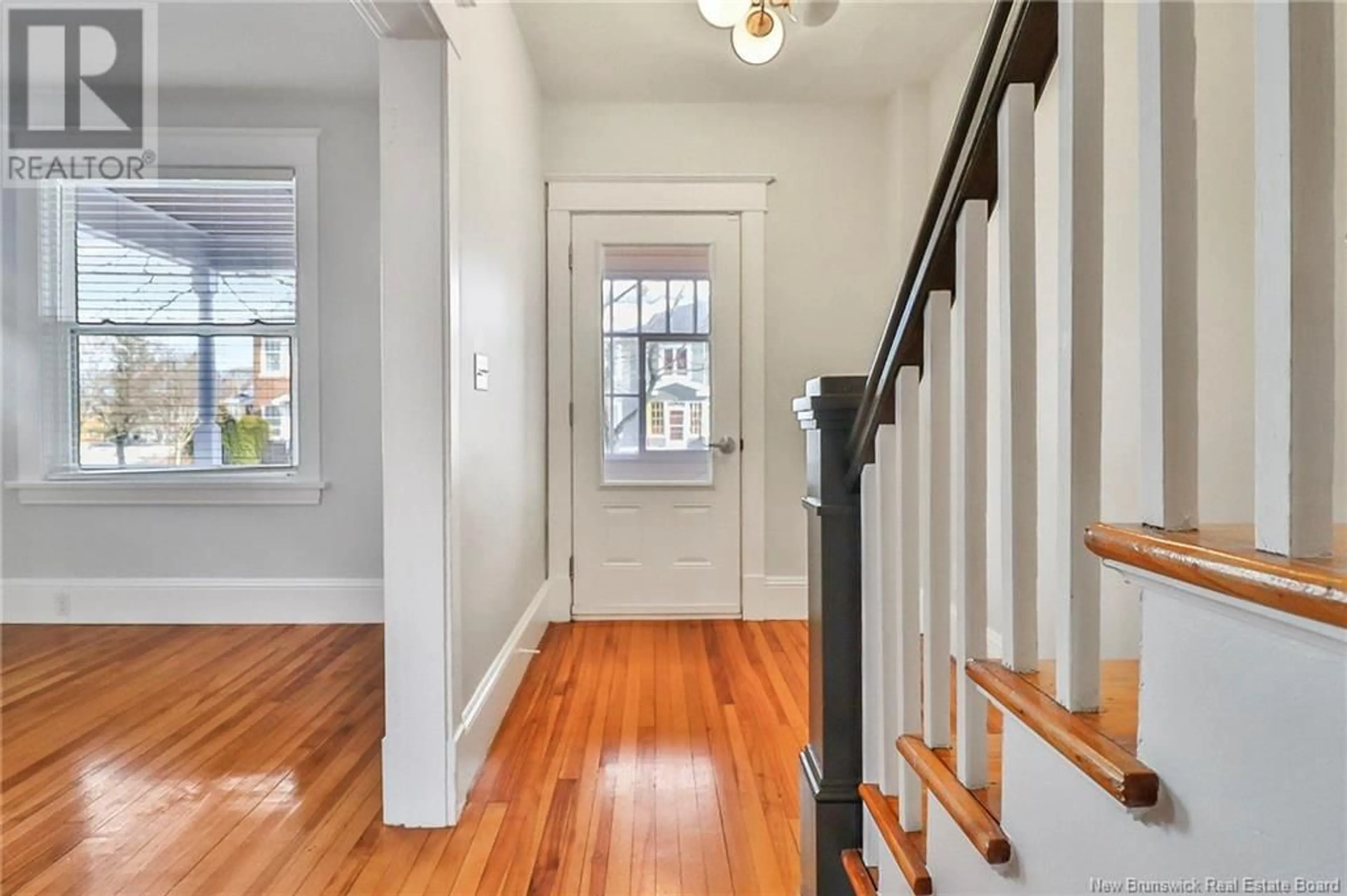 Indoor entryway for 46-48 BROMLEY, Moncton New Brunswick E1C5T9