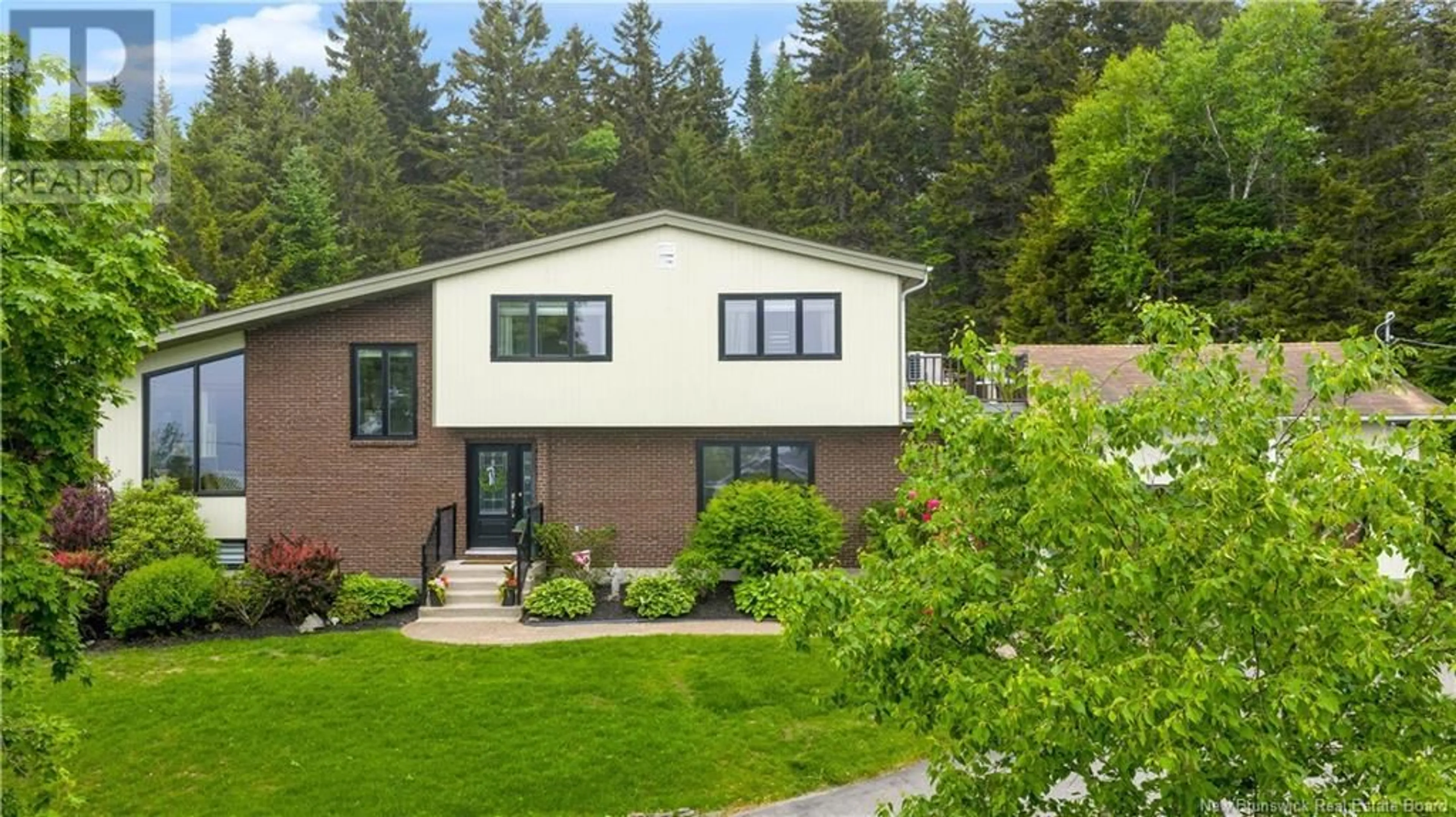 Home with vinyl exterior material, street for 9 BEVERLEY HILLS DRIVE, Grand Bay-Westfield New Brunswick E5K1X3